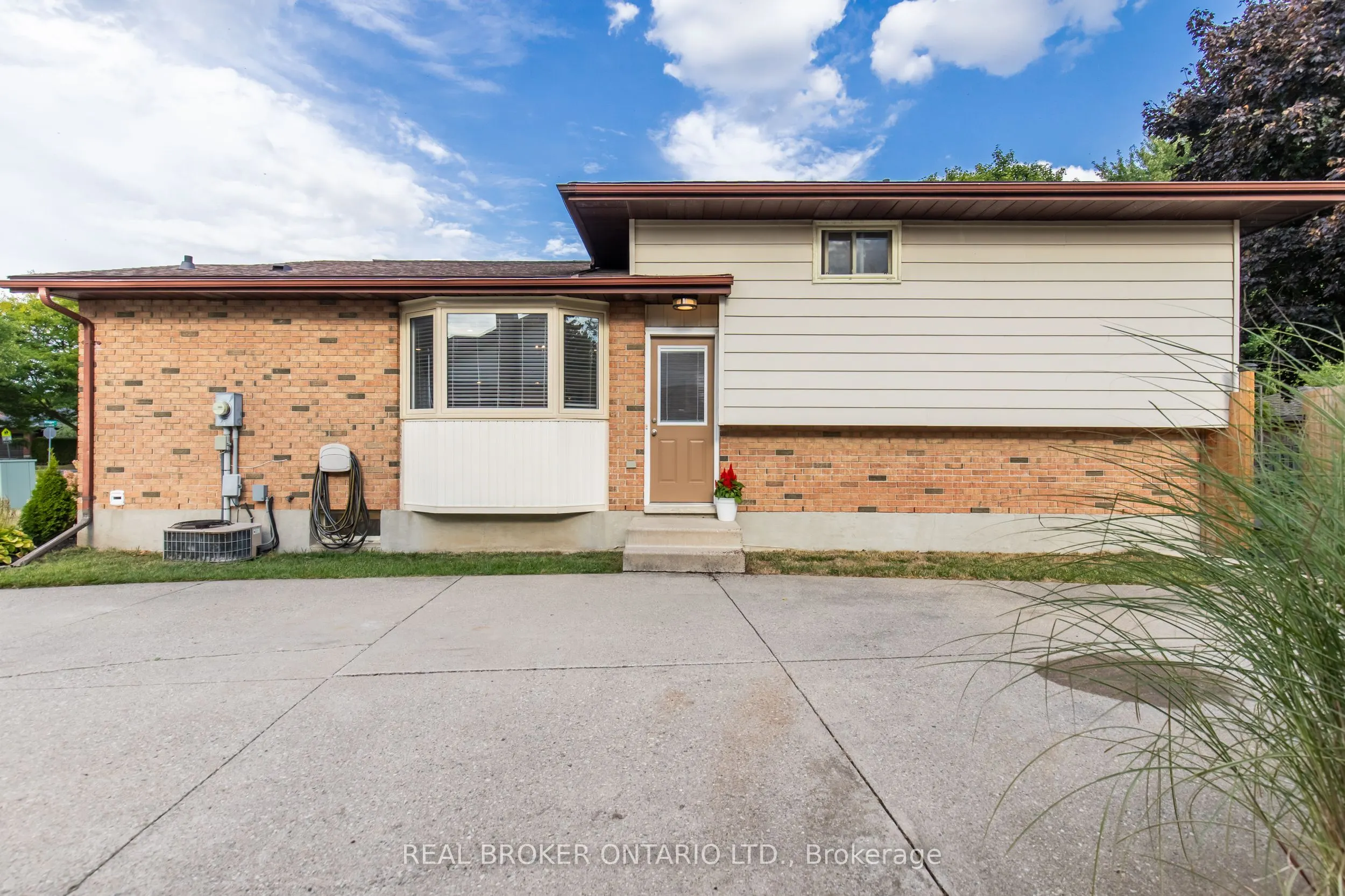 1134 Mohawk Street