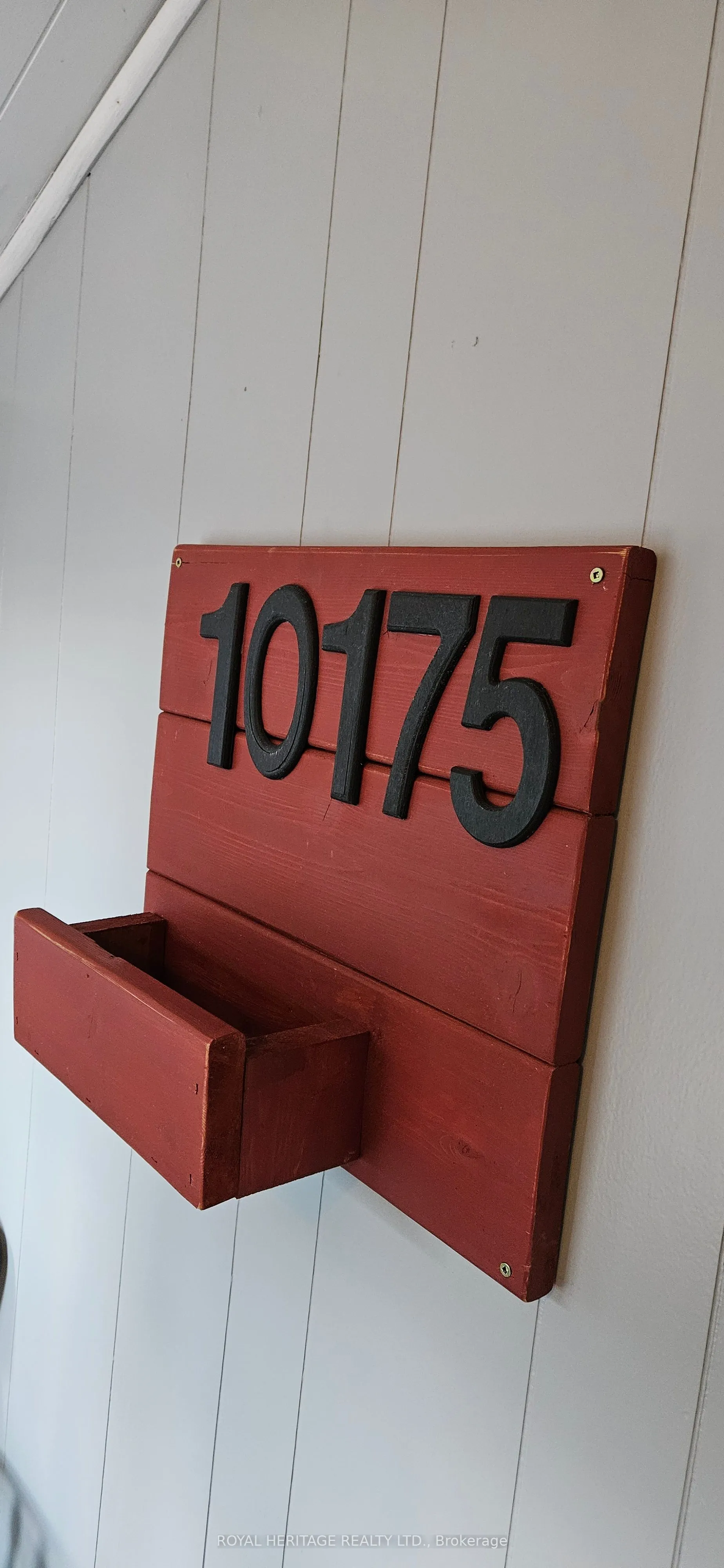 10175 41 Highway