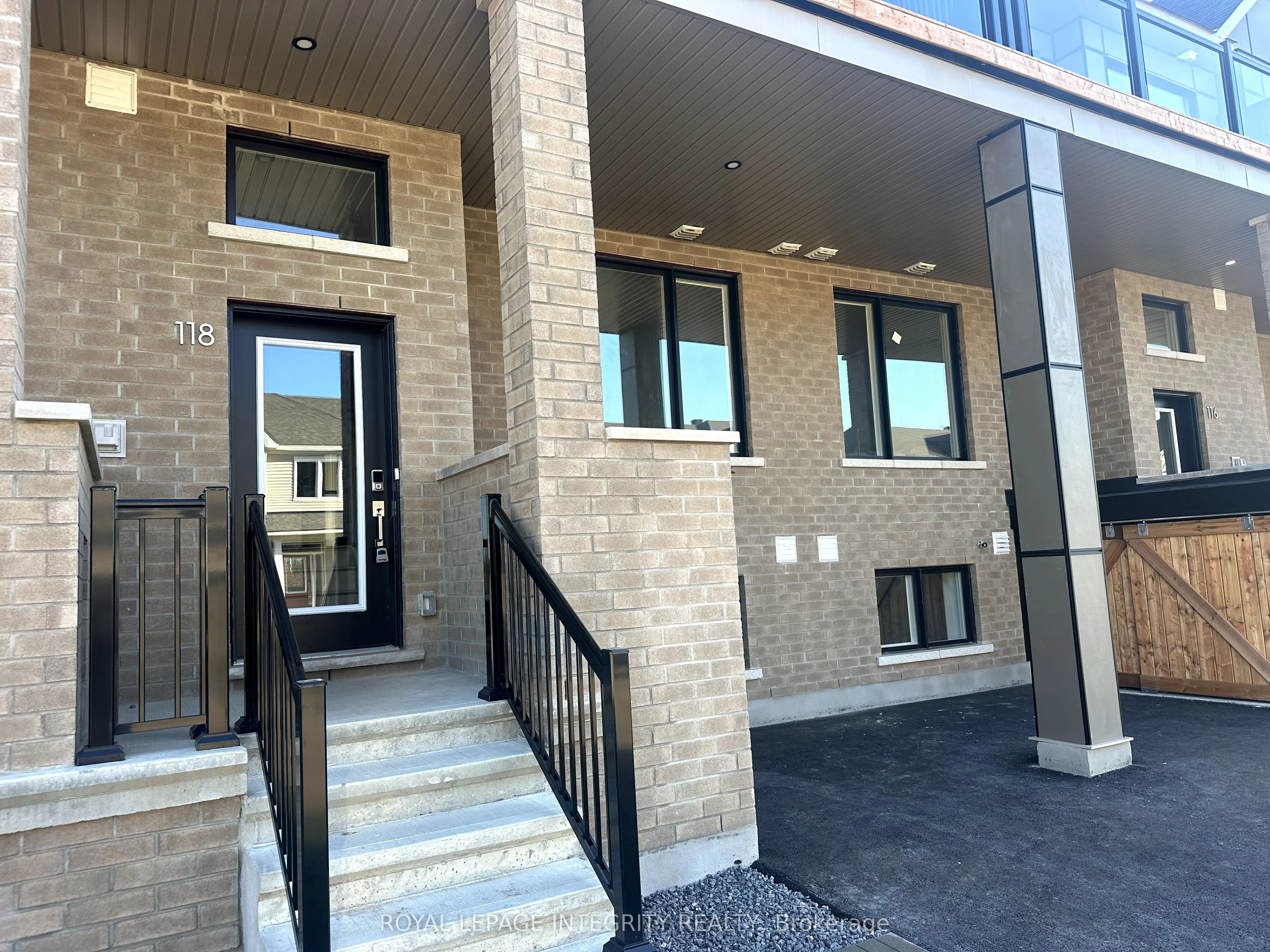 118 Ryan Reynolds Way