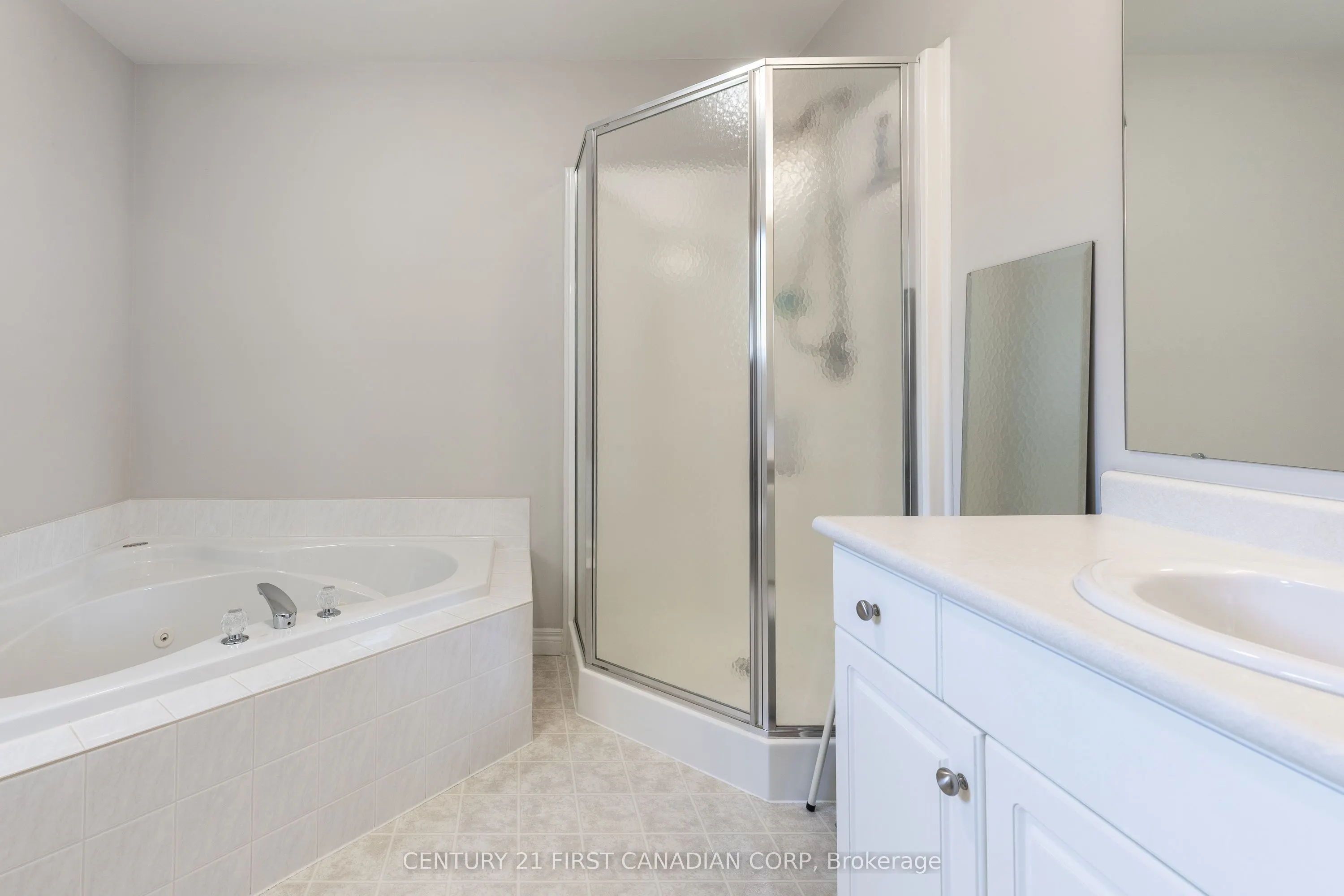 20 Windemere Place, #18