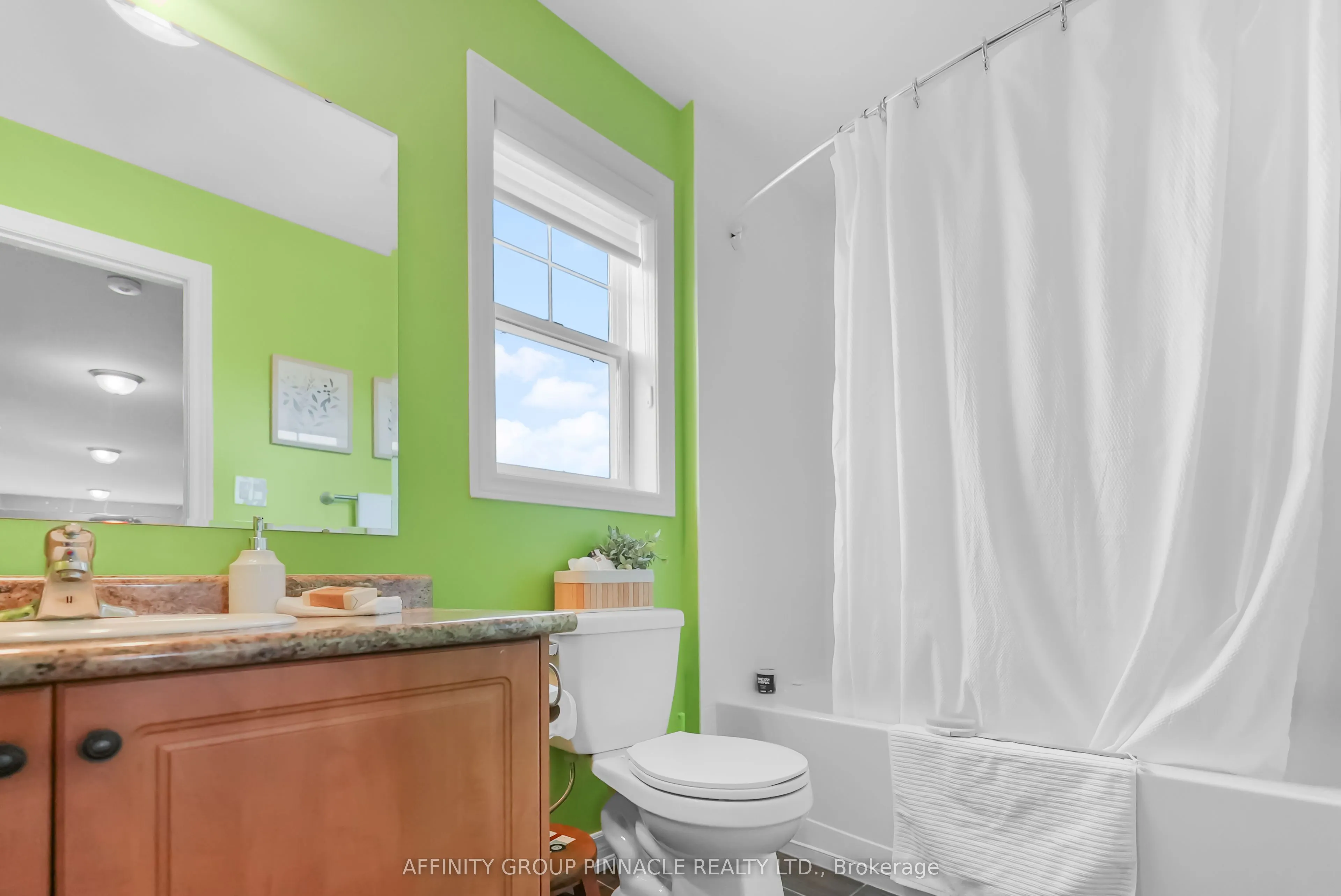 7 Brackendale Trail