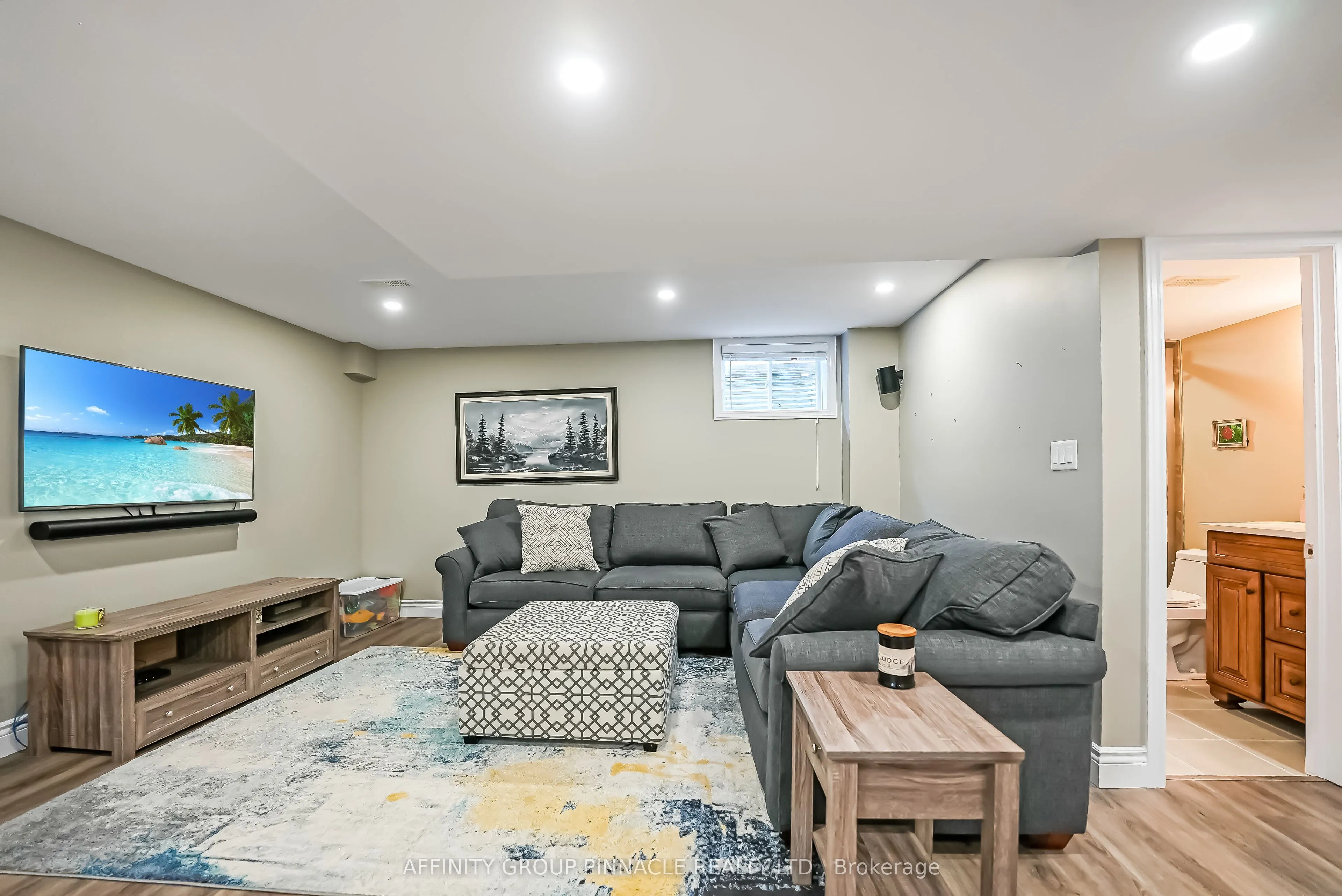 7 Brackendale Trail