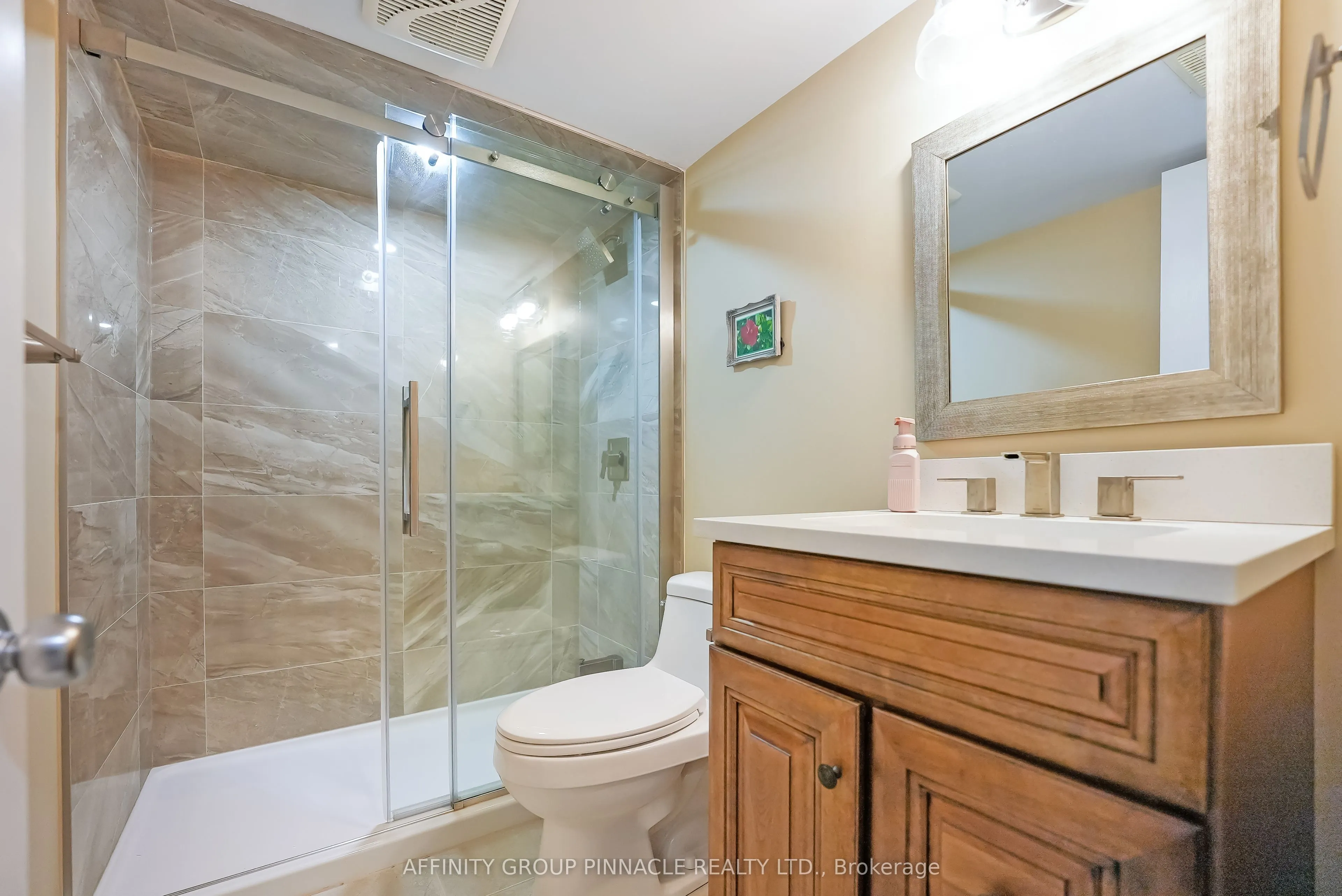 7 Brackendale Trail