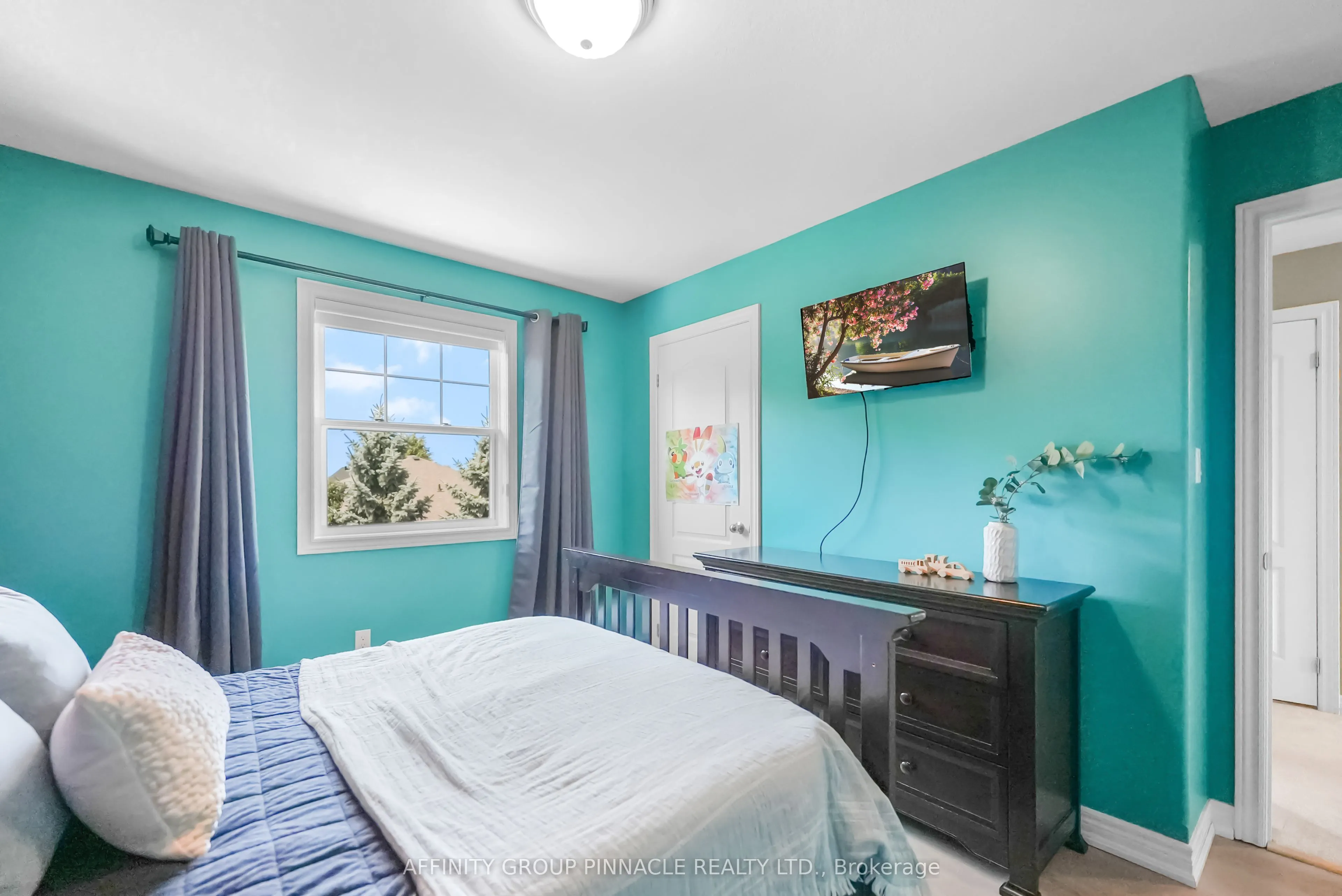 7 Brackendale Trail