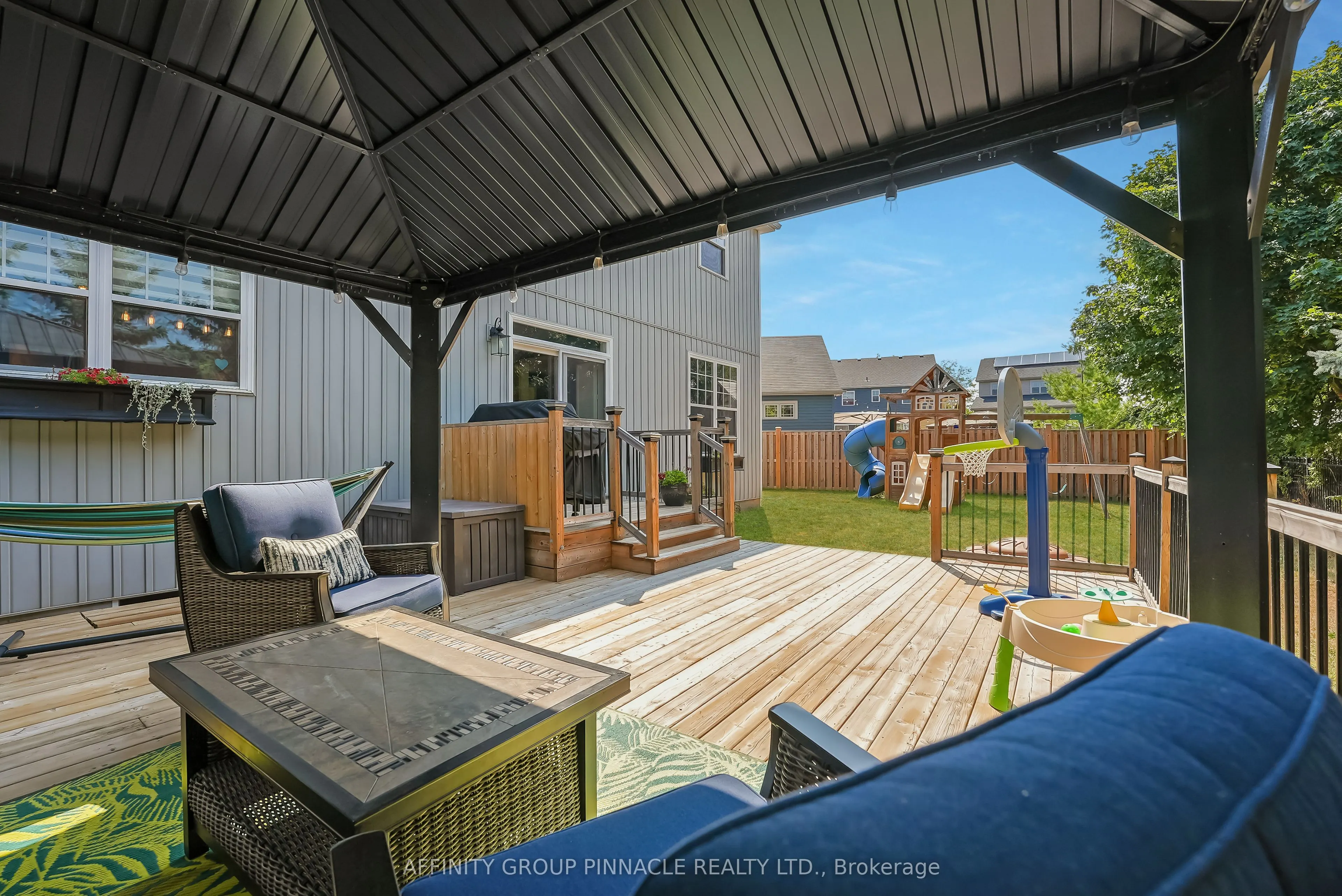 7 Brackendale Trail