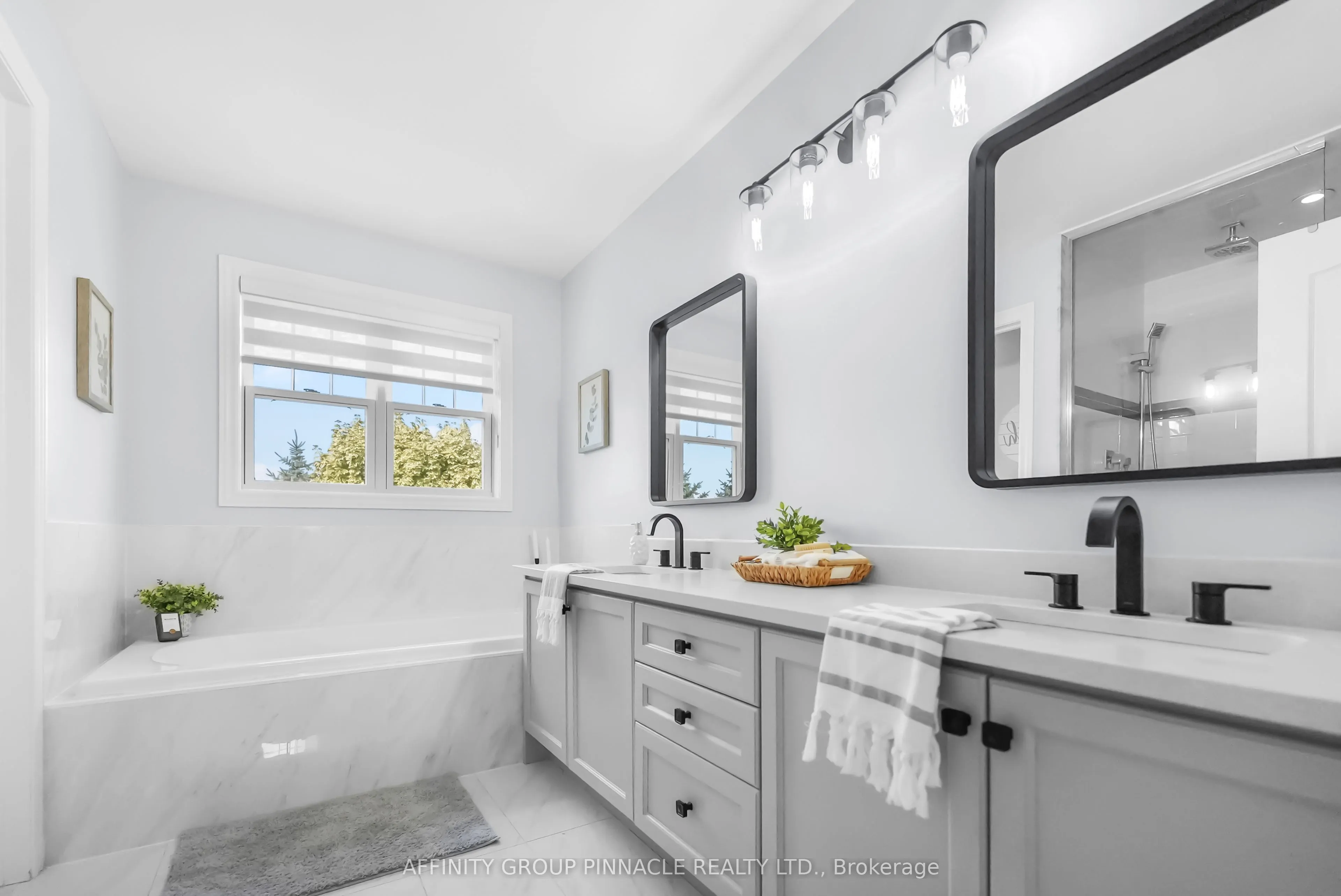 7 Brackendale Trail