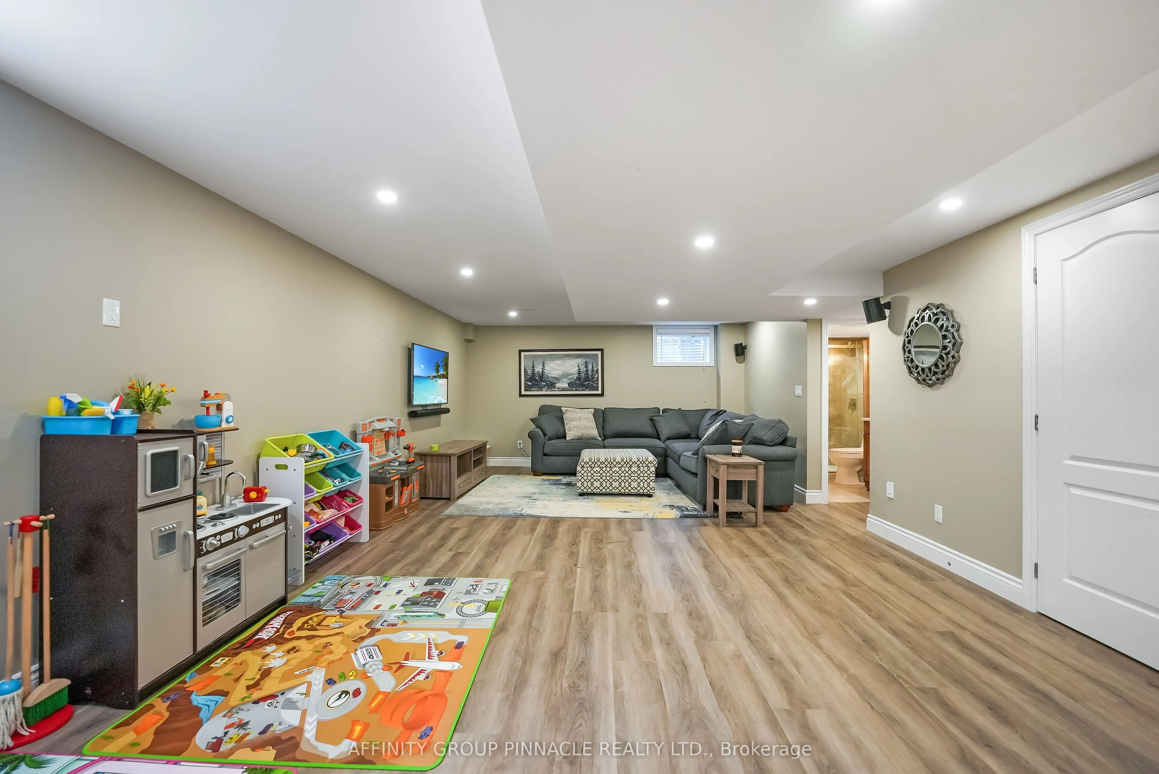 7 Brackendale Trail