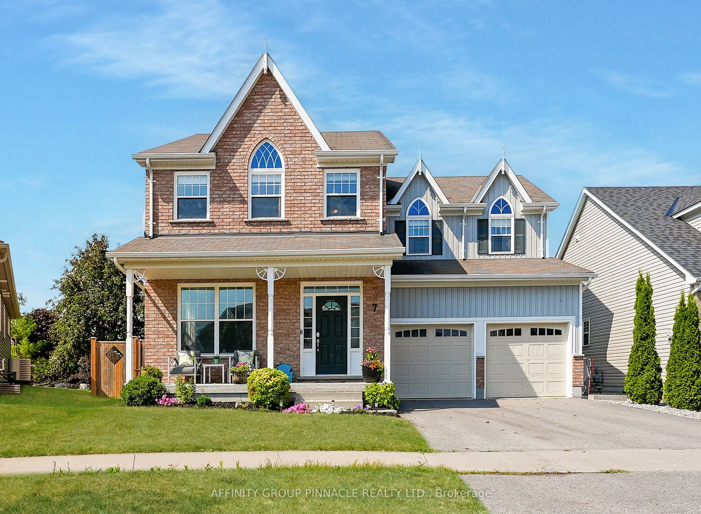 7 Brackendale Trail