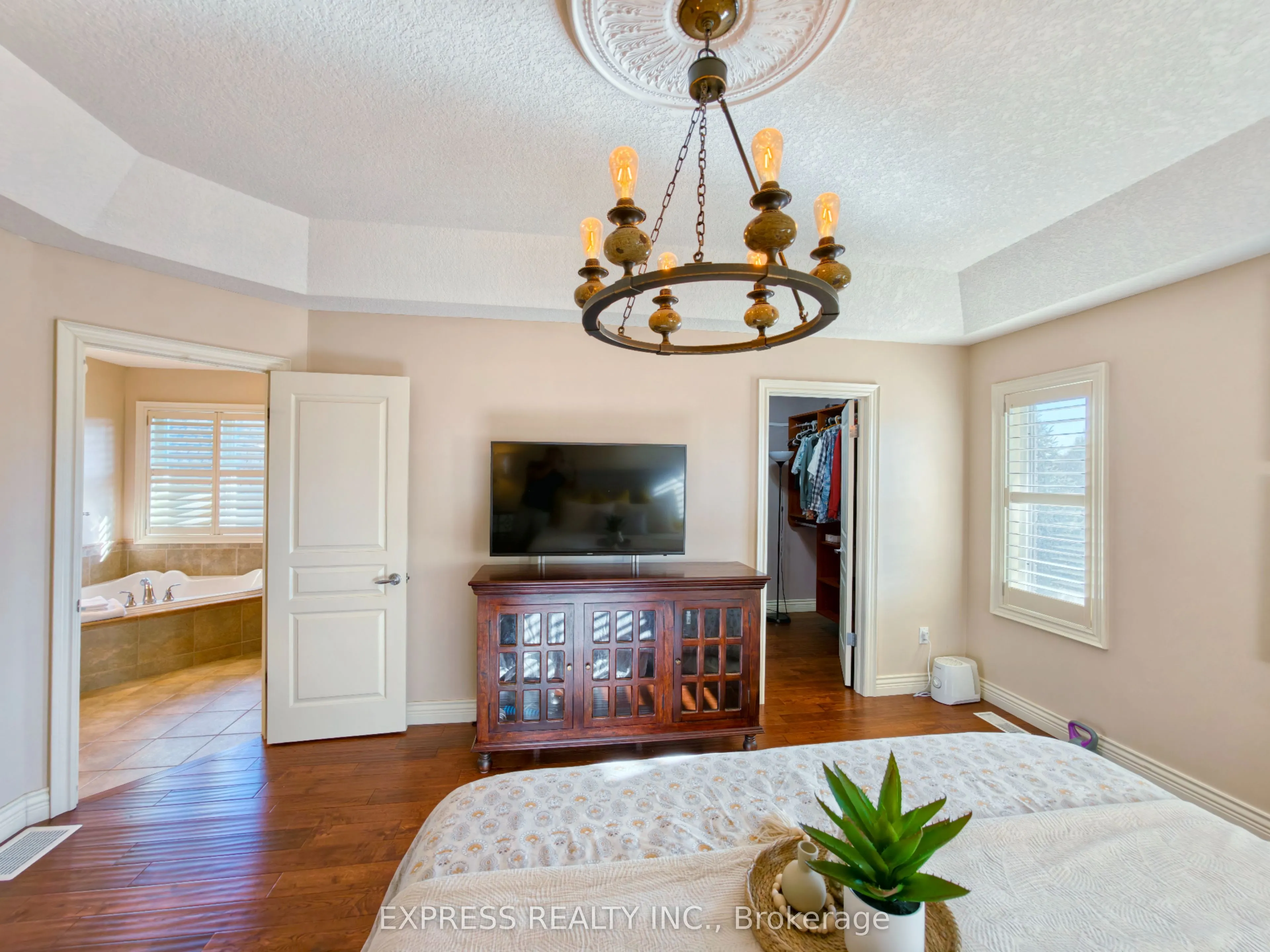 225 Terrace Wood Crescent