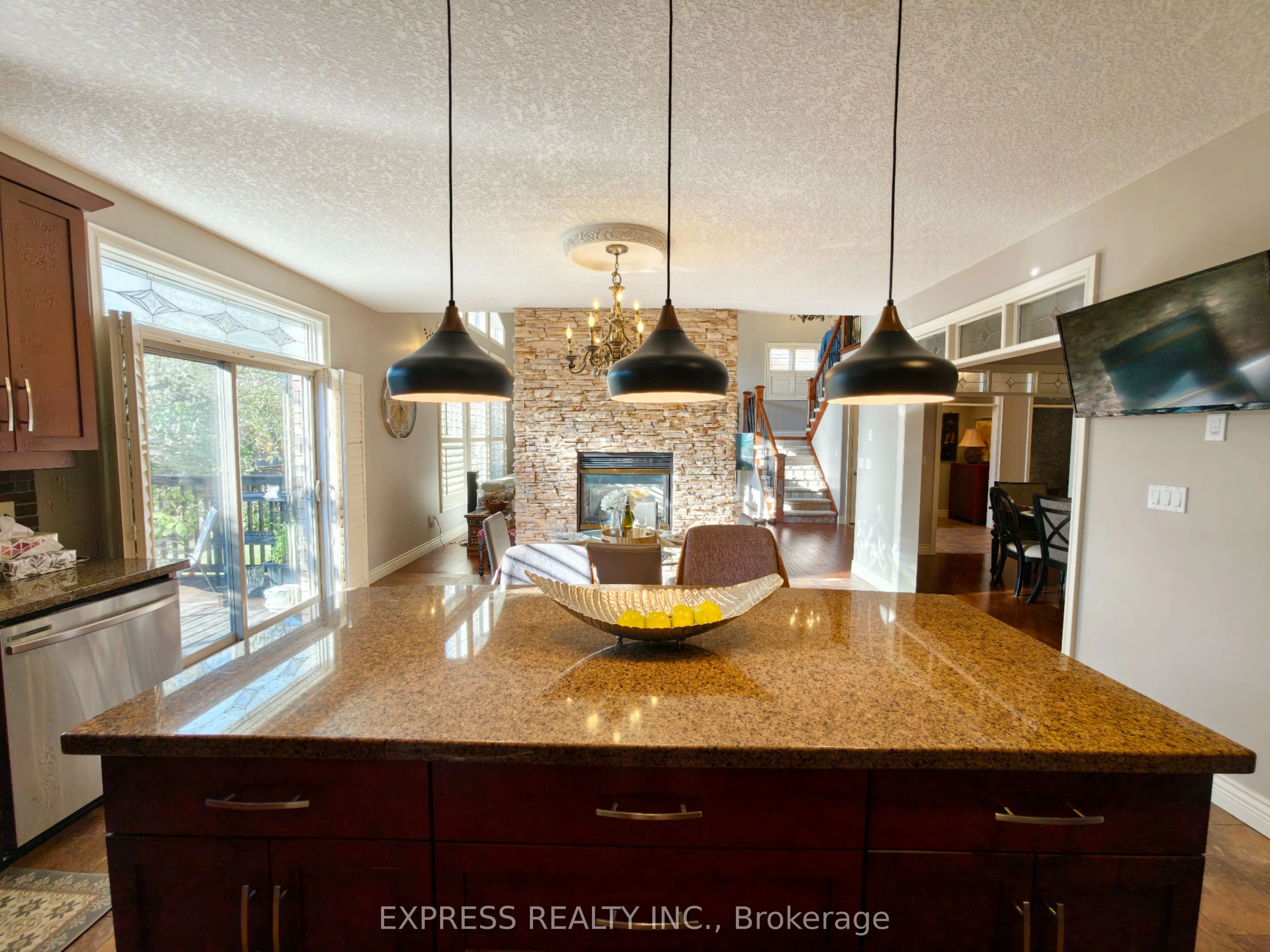 225 Terrace Wood Crescent
