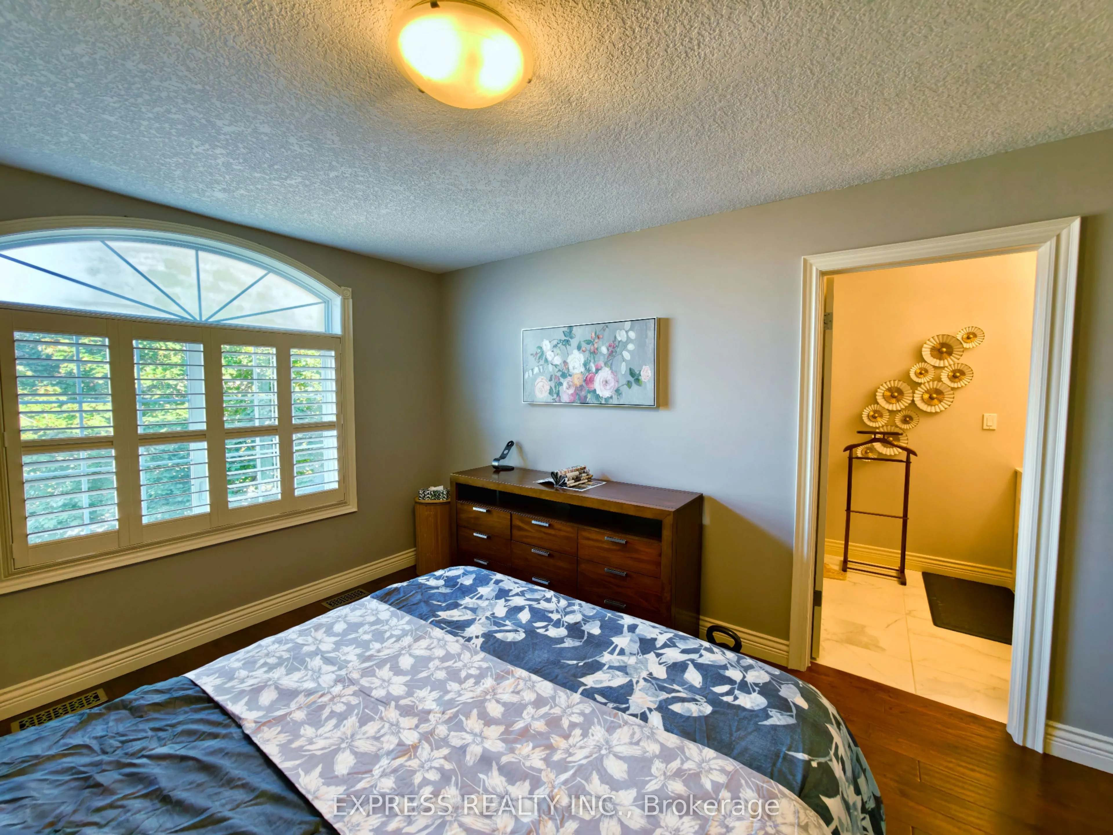 225 Terrace Wood Crescent