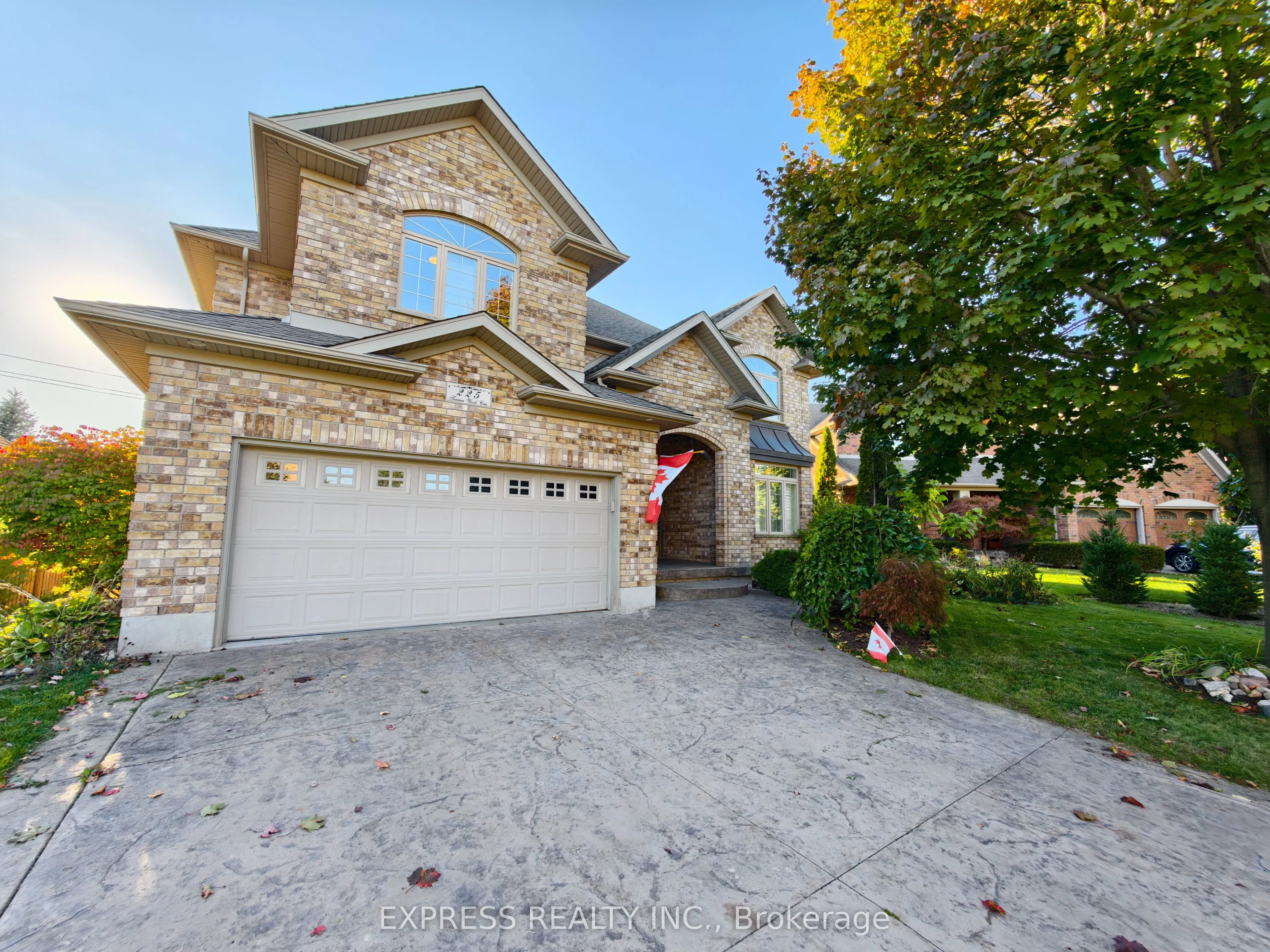 225 Terrace Wood Crescent