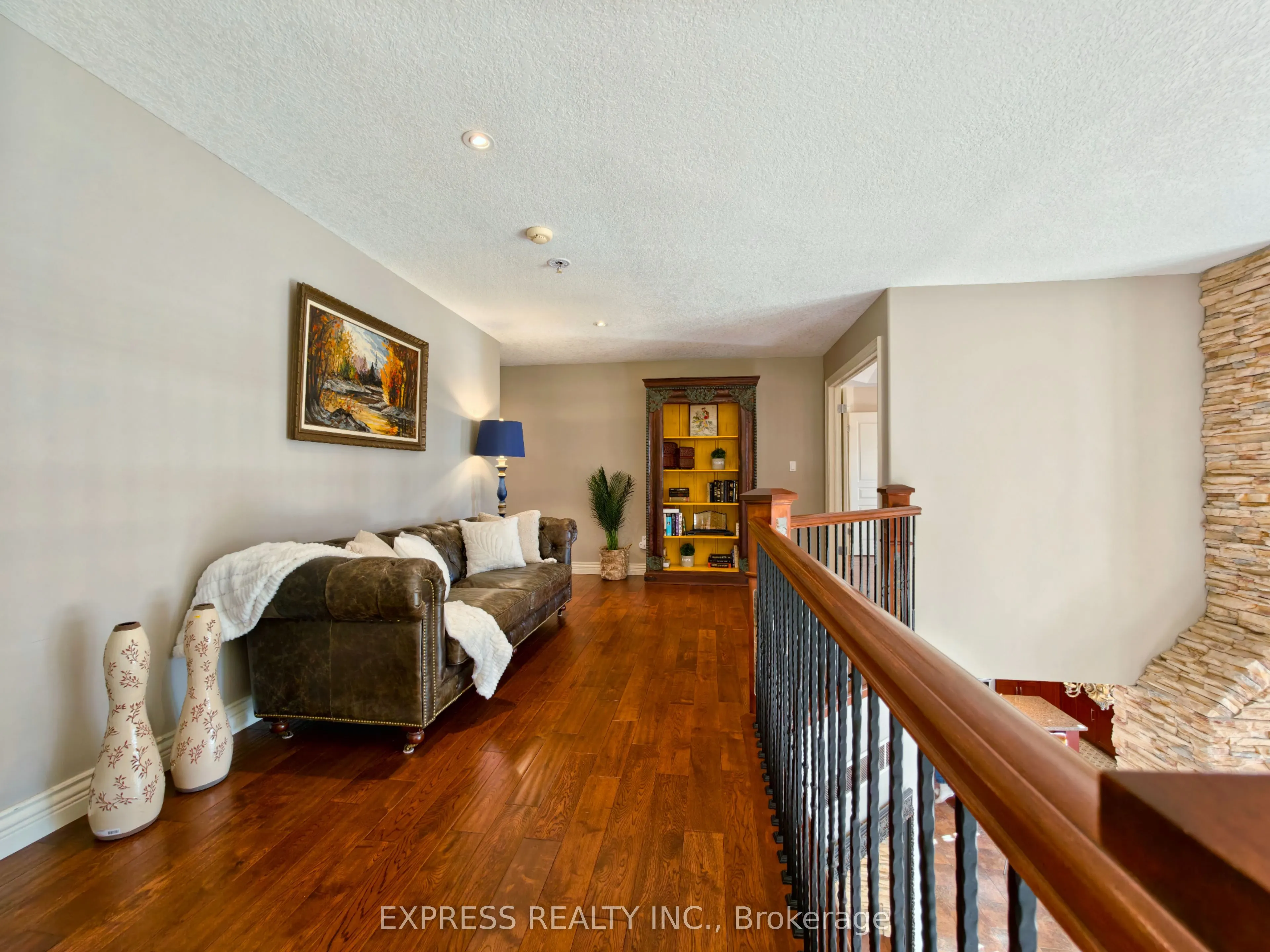 225 Terrace Wood Crescent