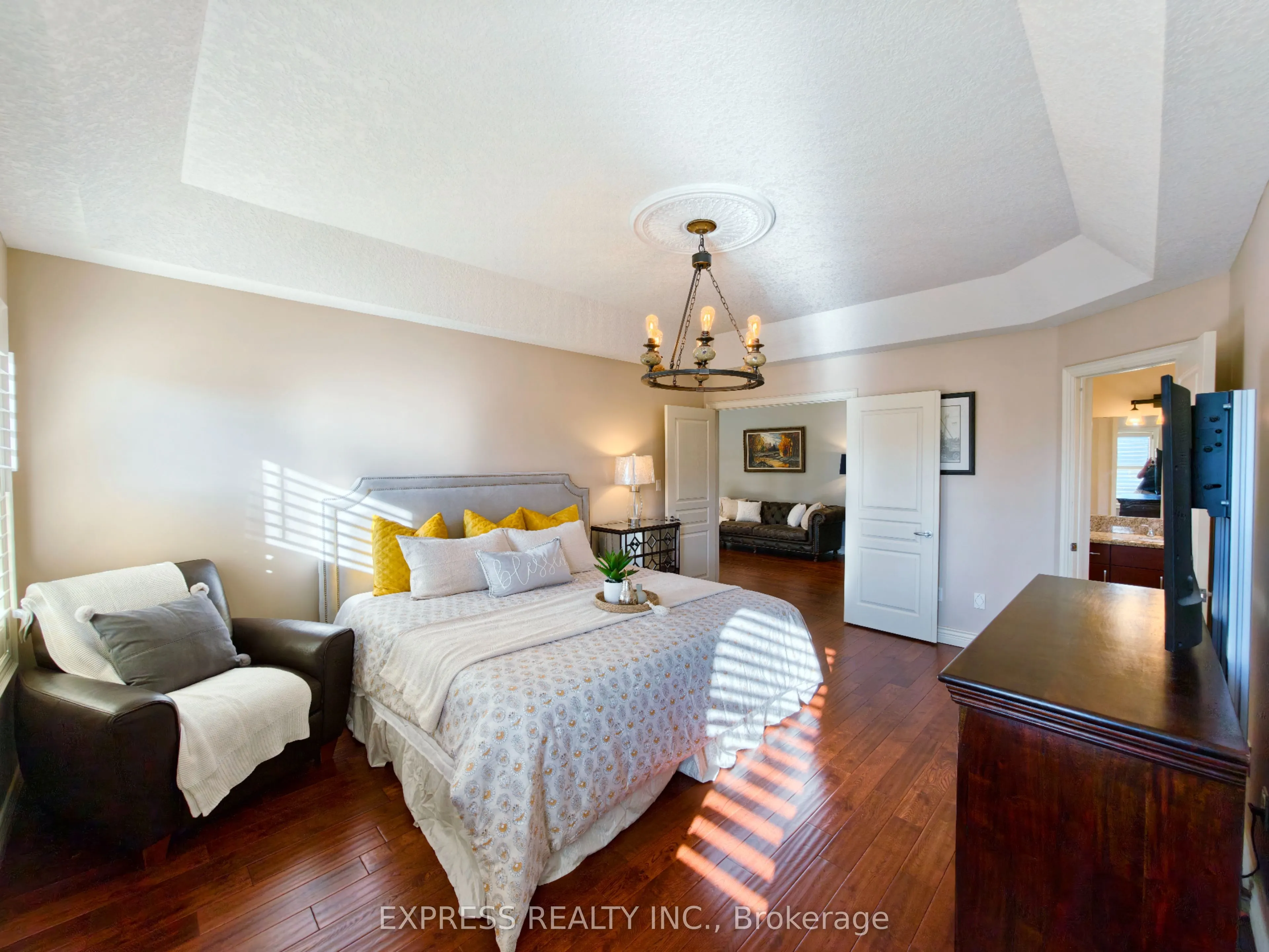 225 Terrace Wood Crescent