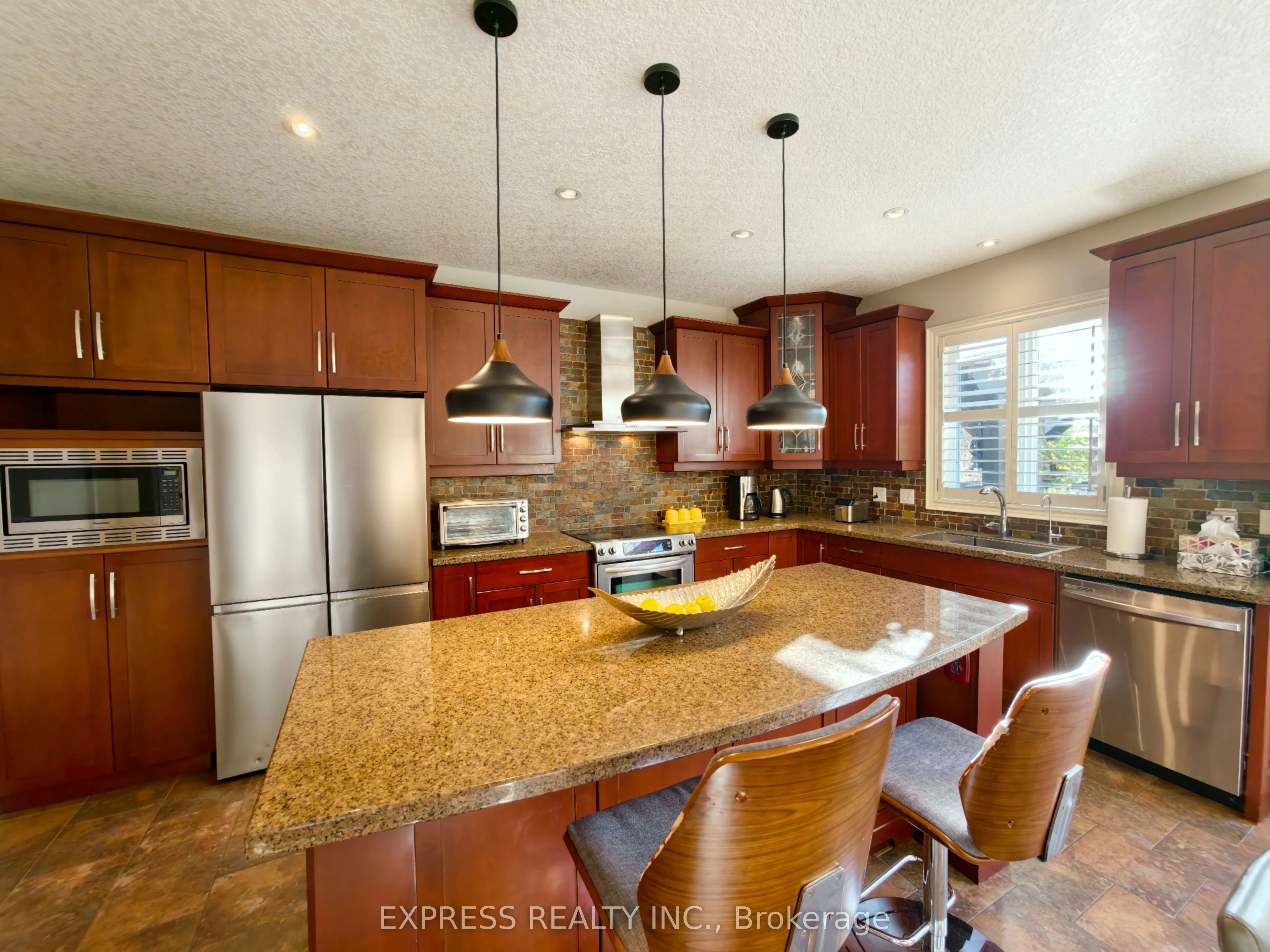 225 Terrace Wood Crescent