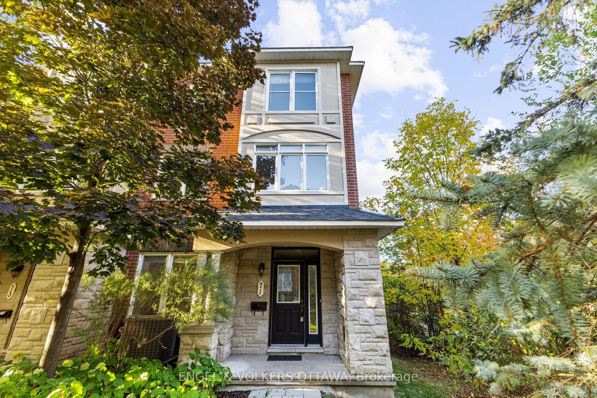 71 Metropole Private, #63