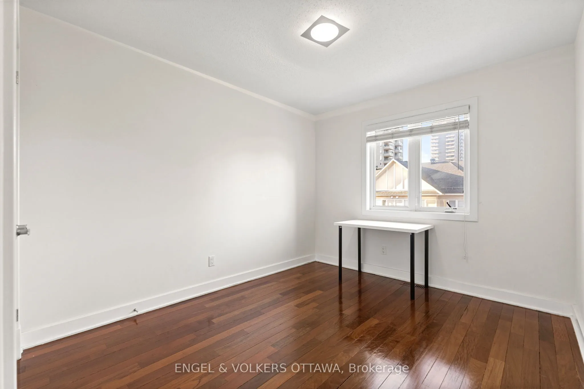 71 Metropole Private, #63
