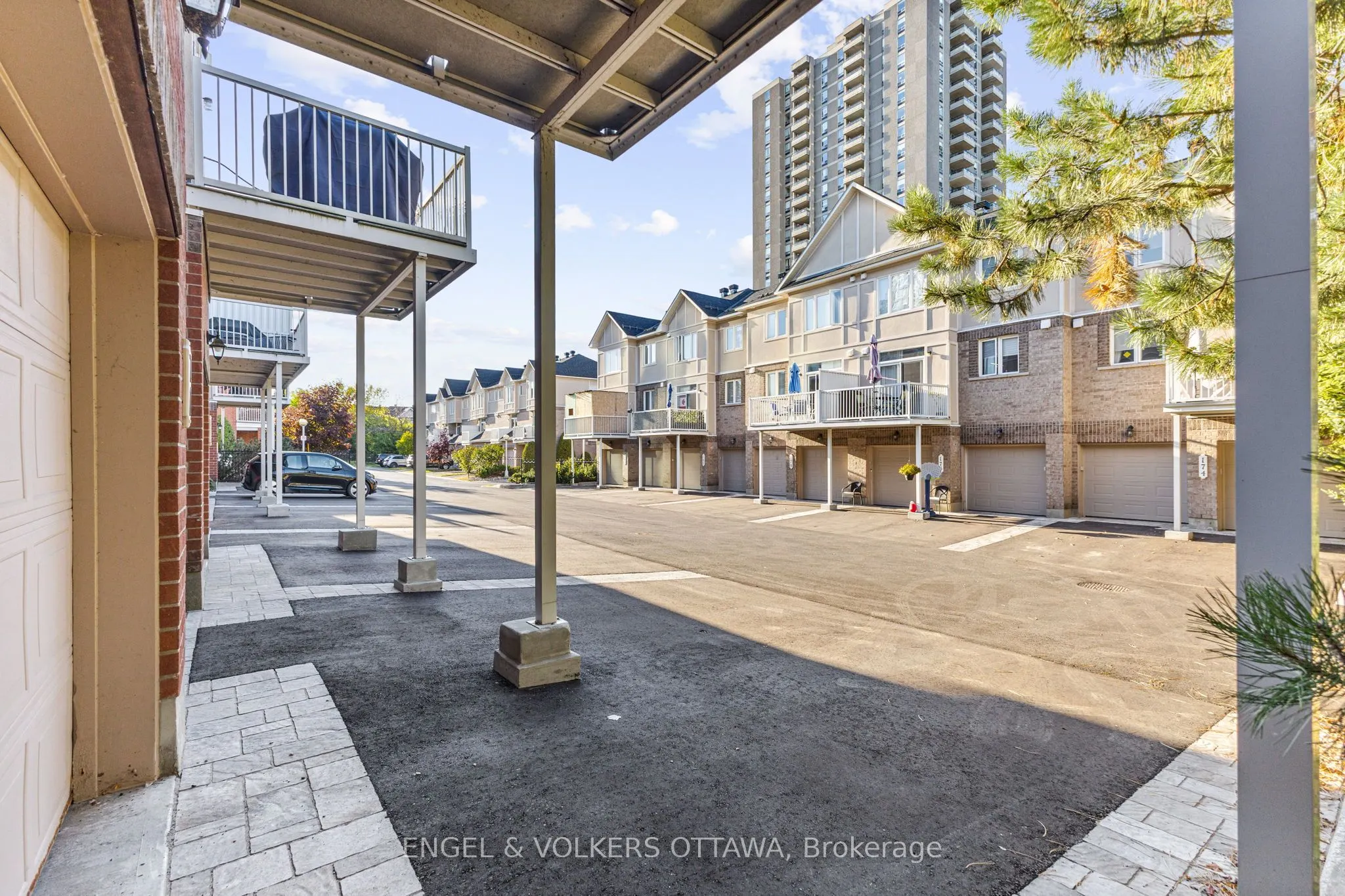 71 Metropole Private, #63
