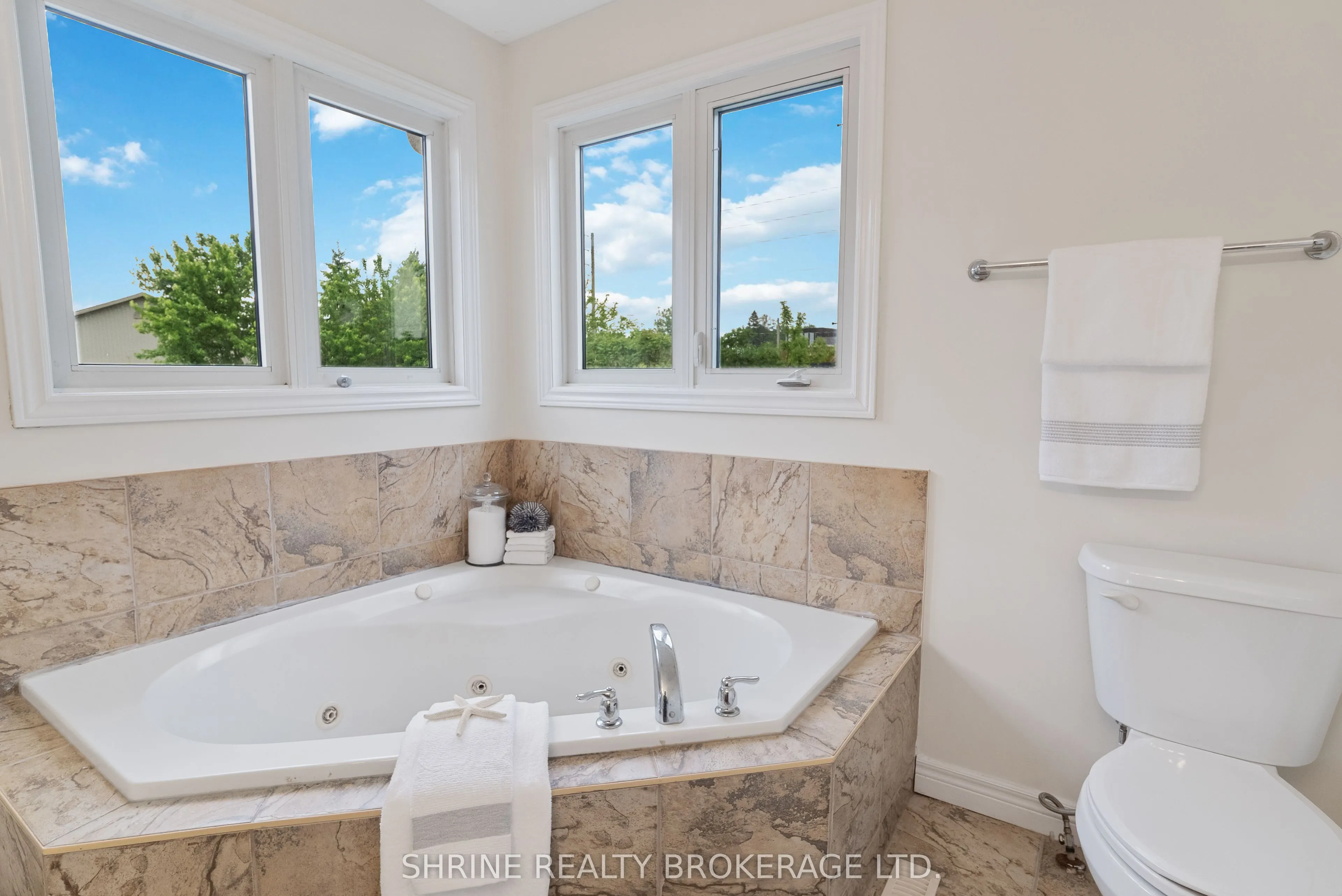 899 BRADSHAW Crescent