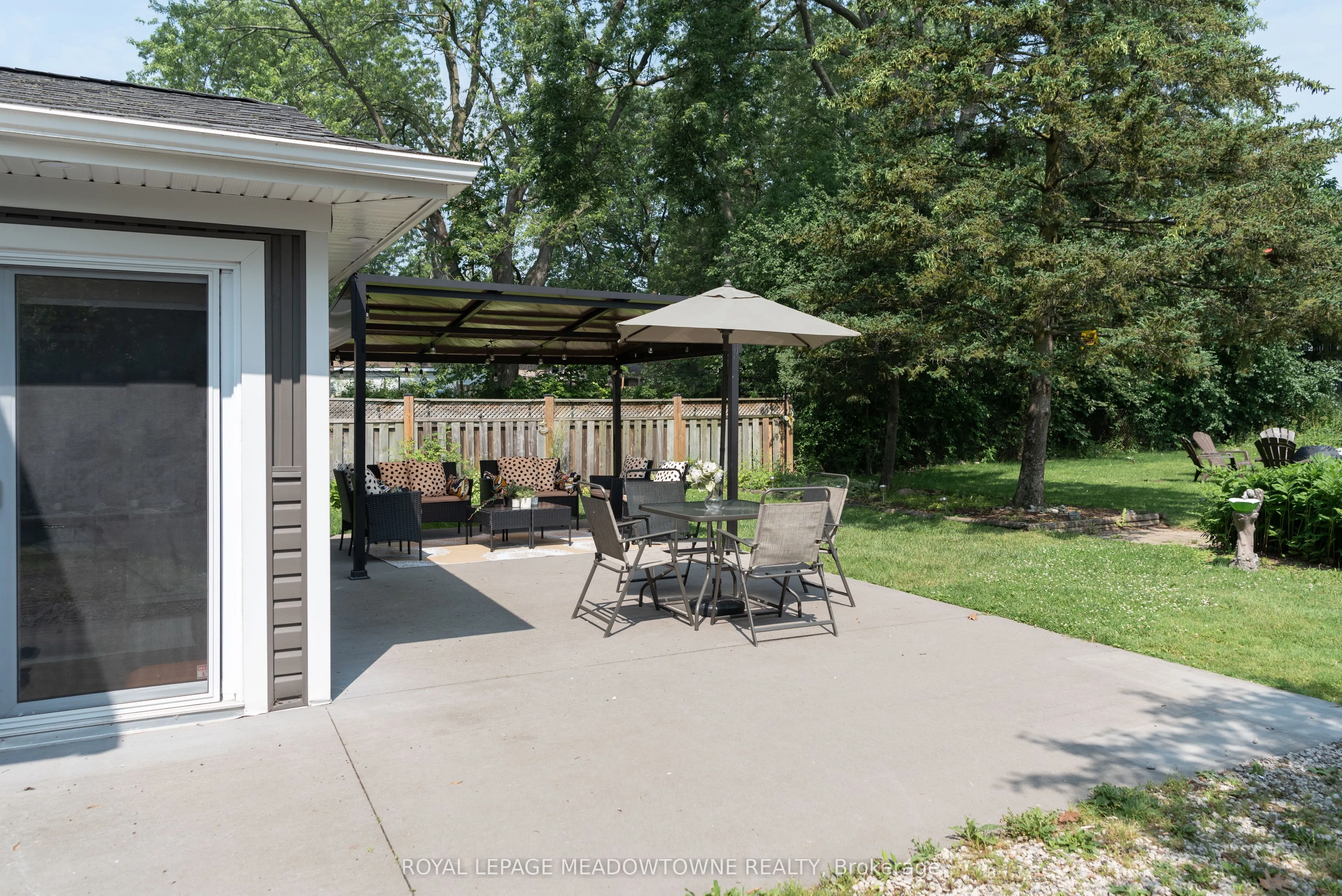 5853 Mcleod Road