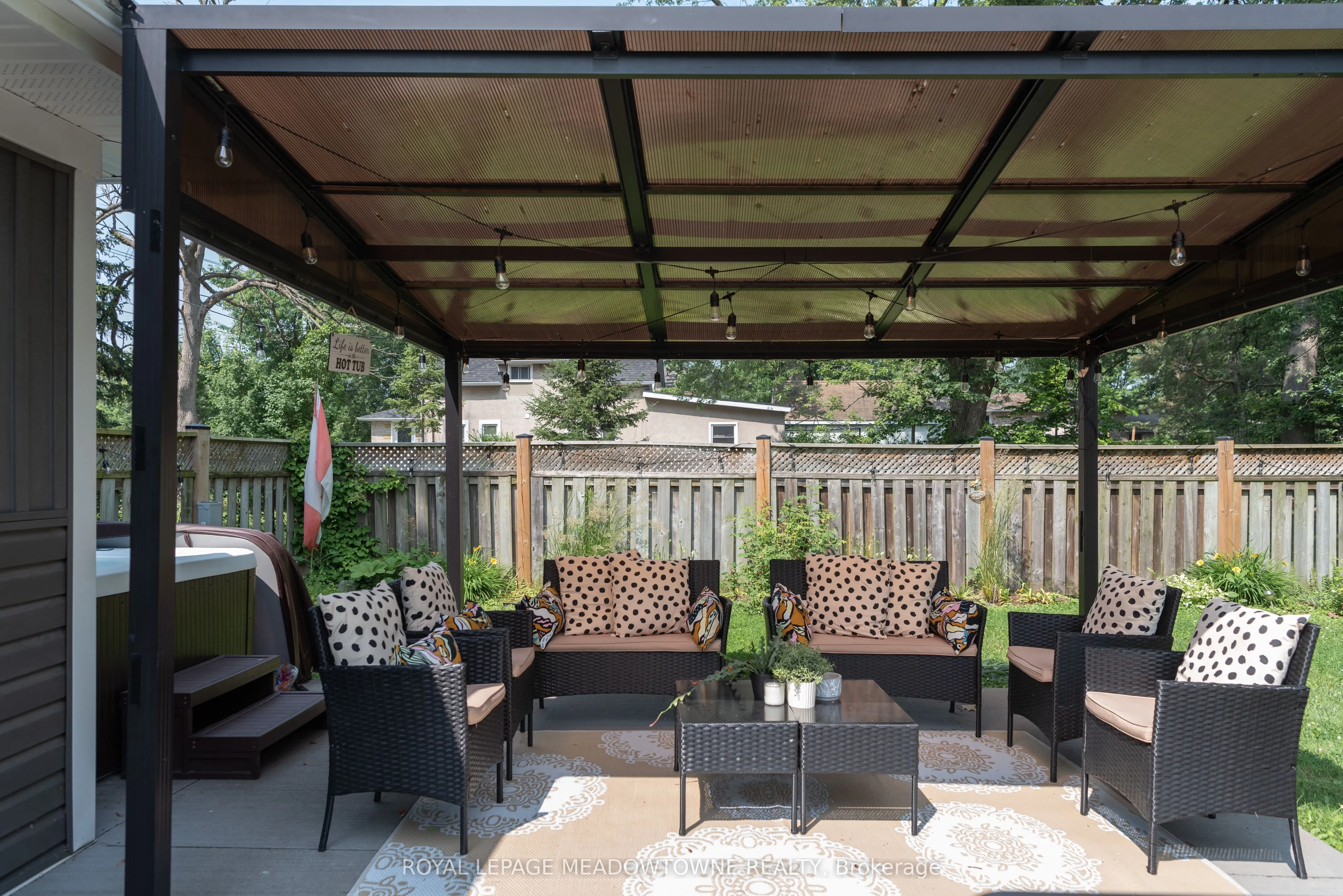 5853 Mcleod Road