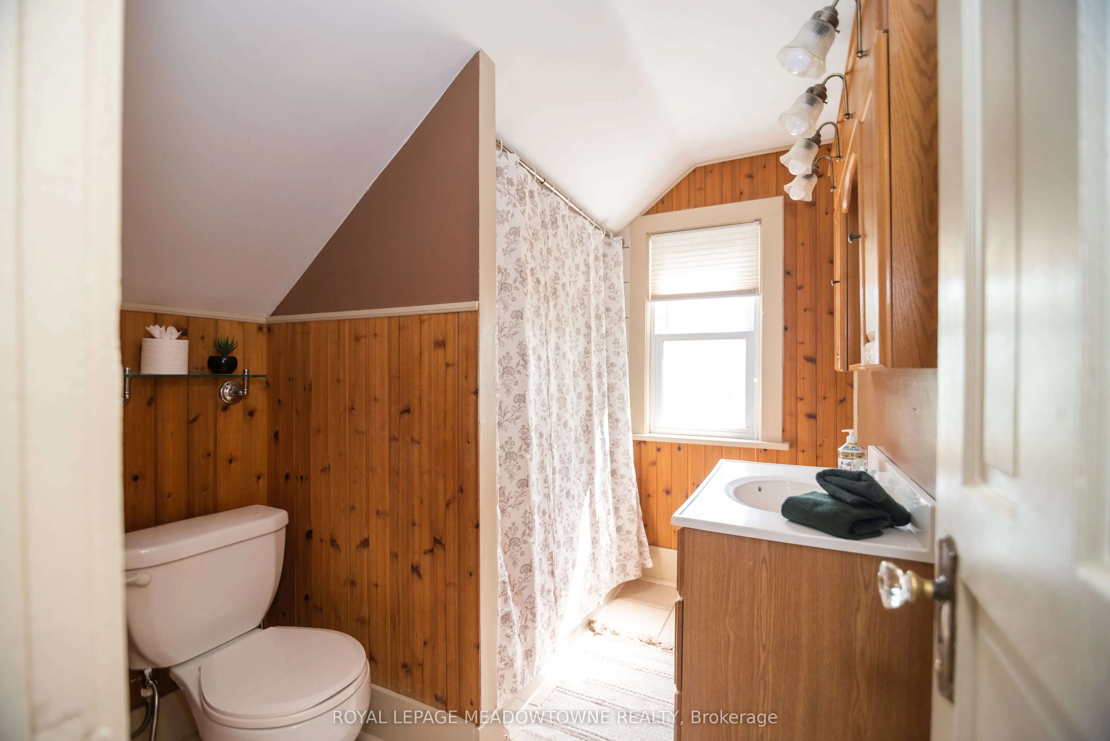 5853 Mcleod Road