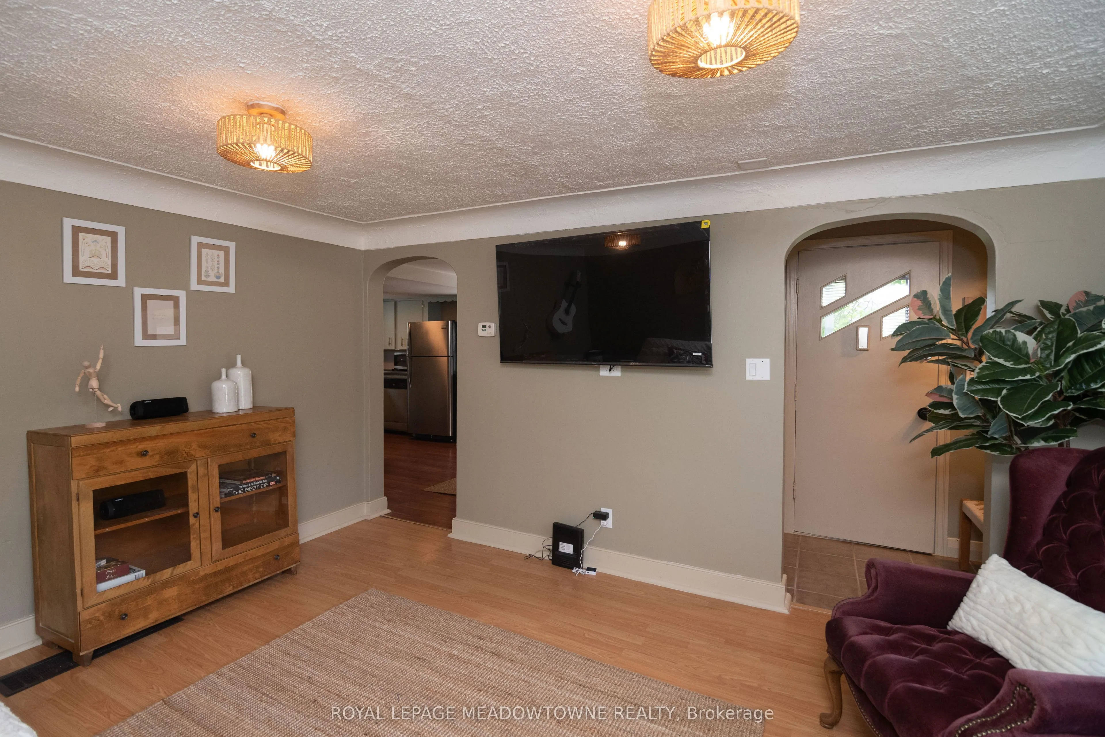 5853 Mcleod Road