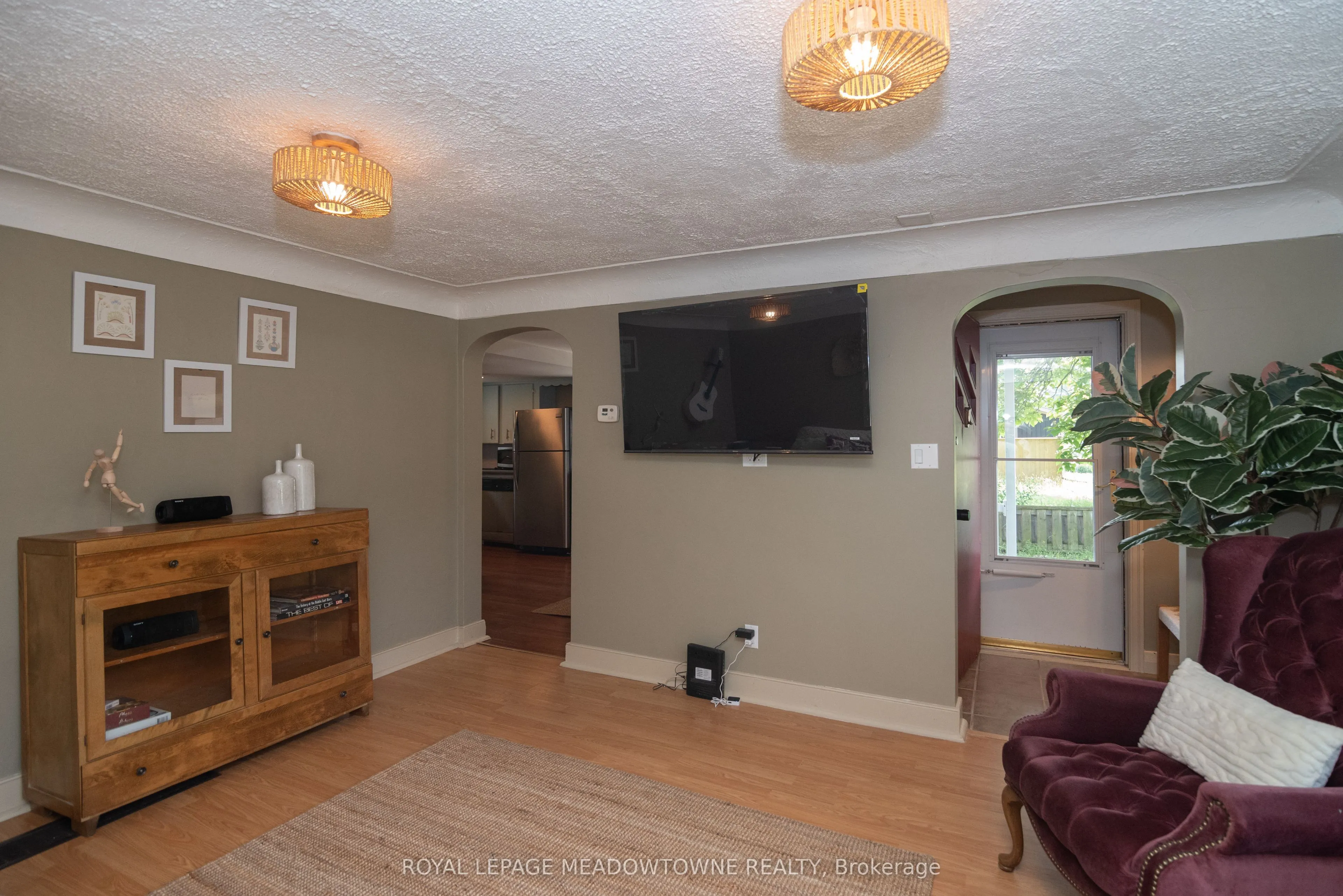 5853 Mcleod Road