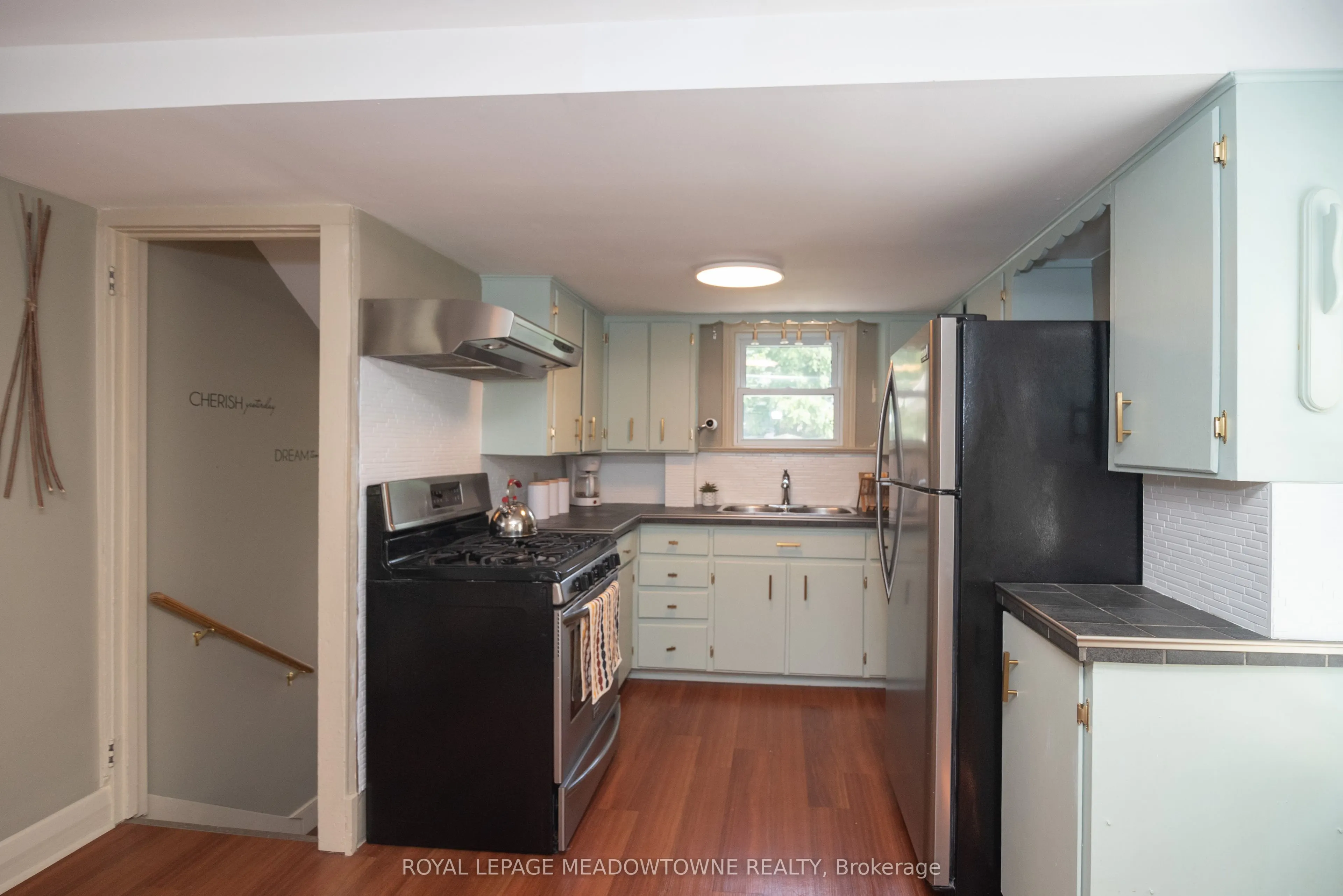 5853 Mcleod Road