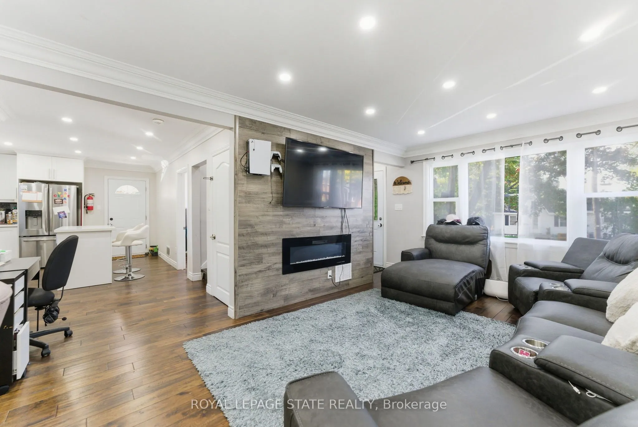 425 Upper Gage Avenue, #1