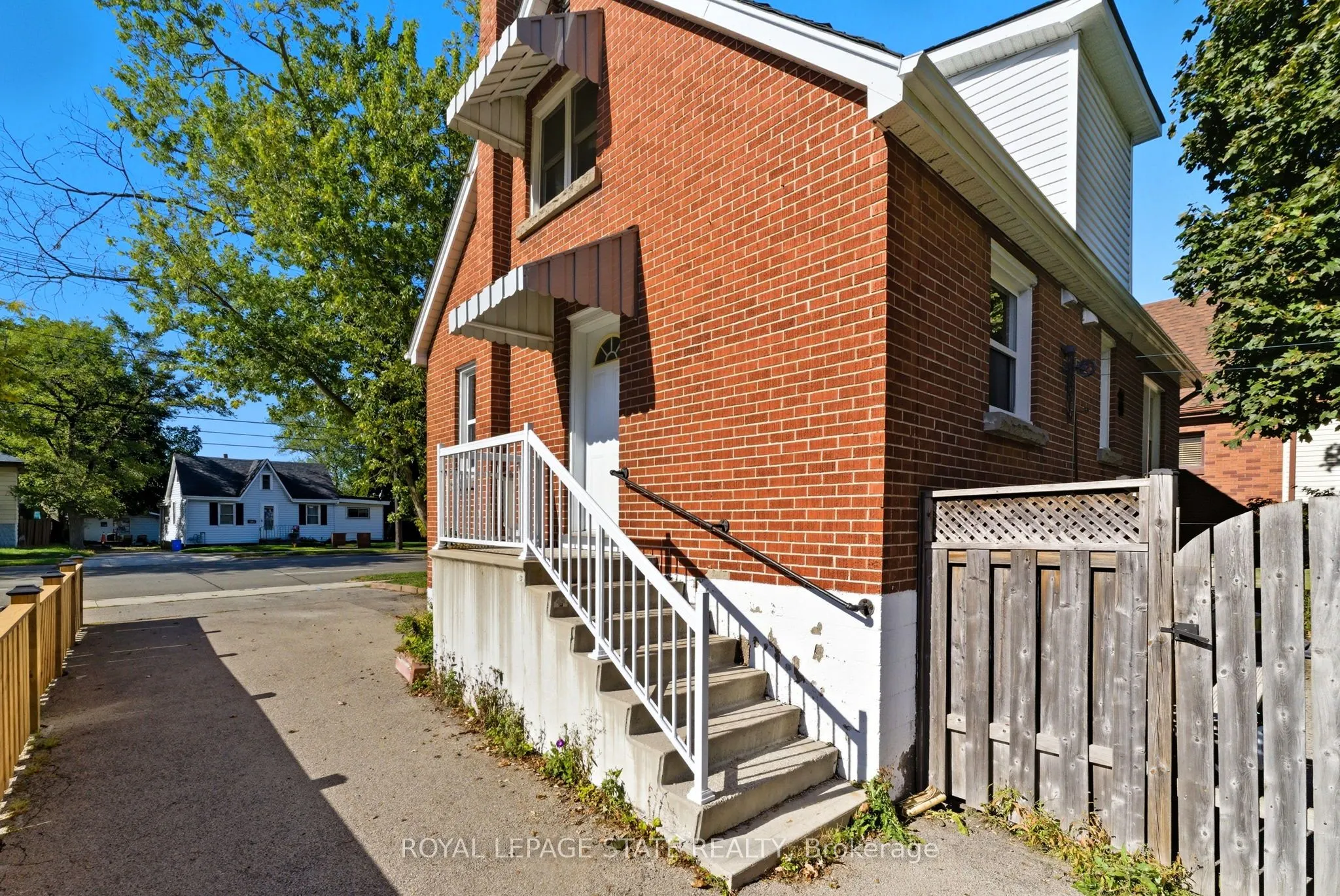 425 Upper Gage Avenue, #1