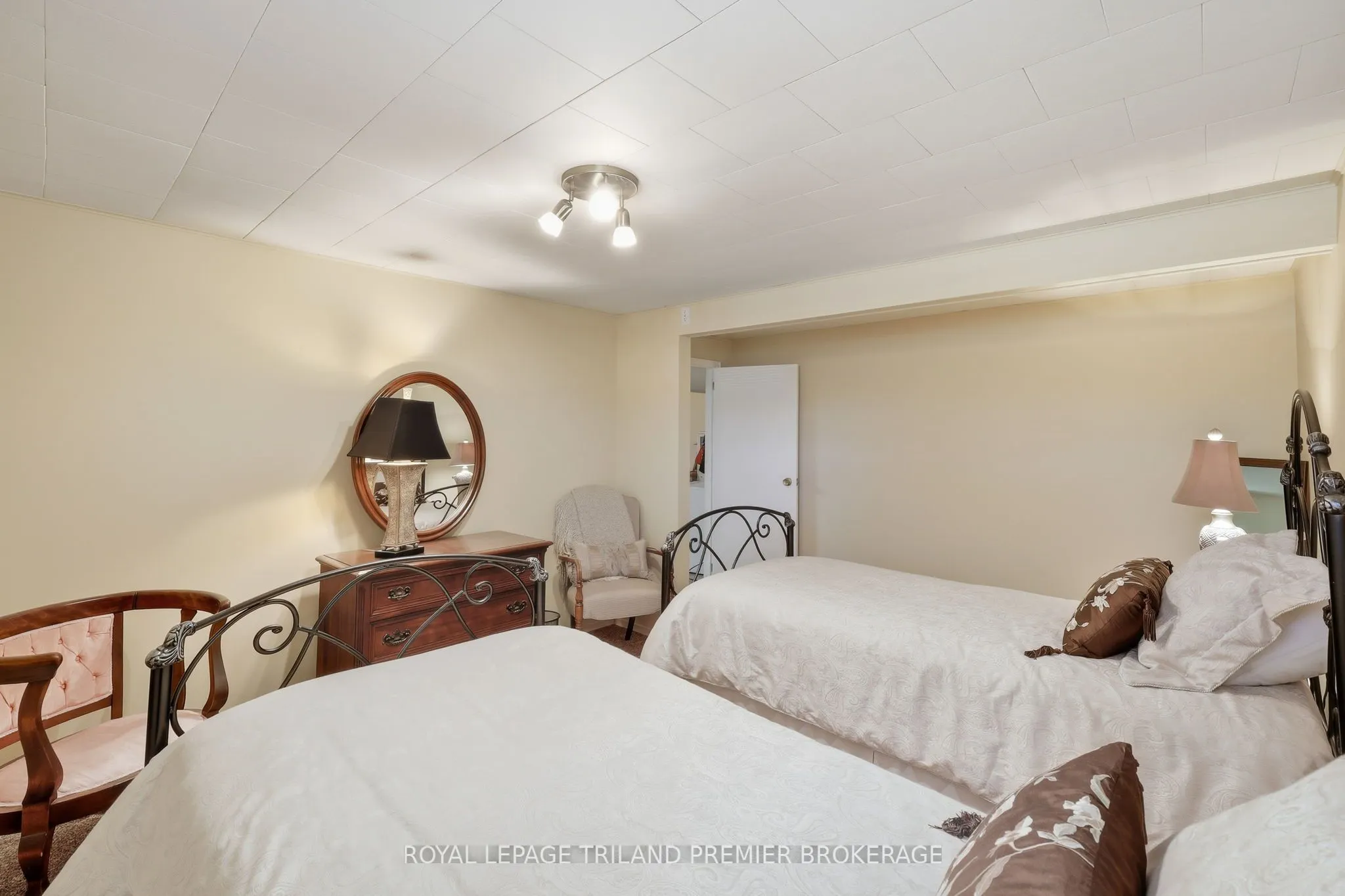 50 Fiddlers Green Road, #56