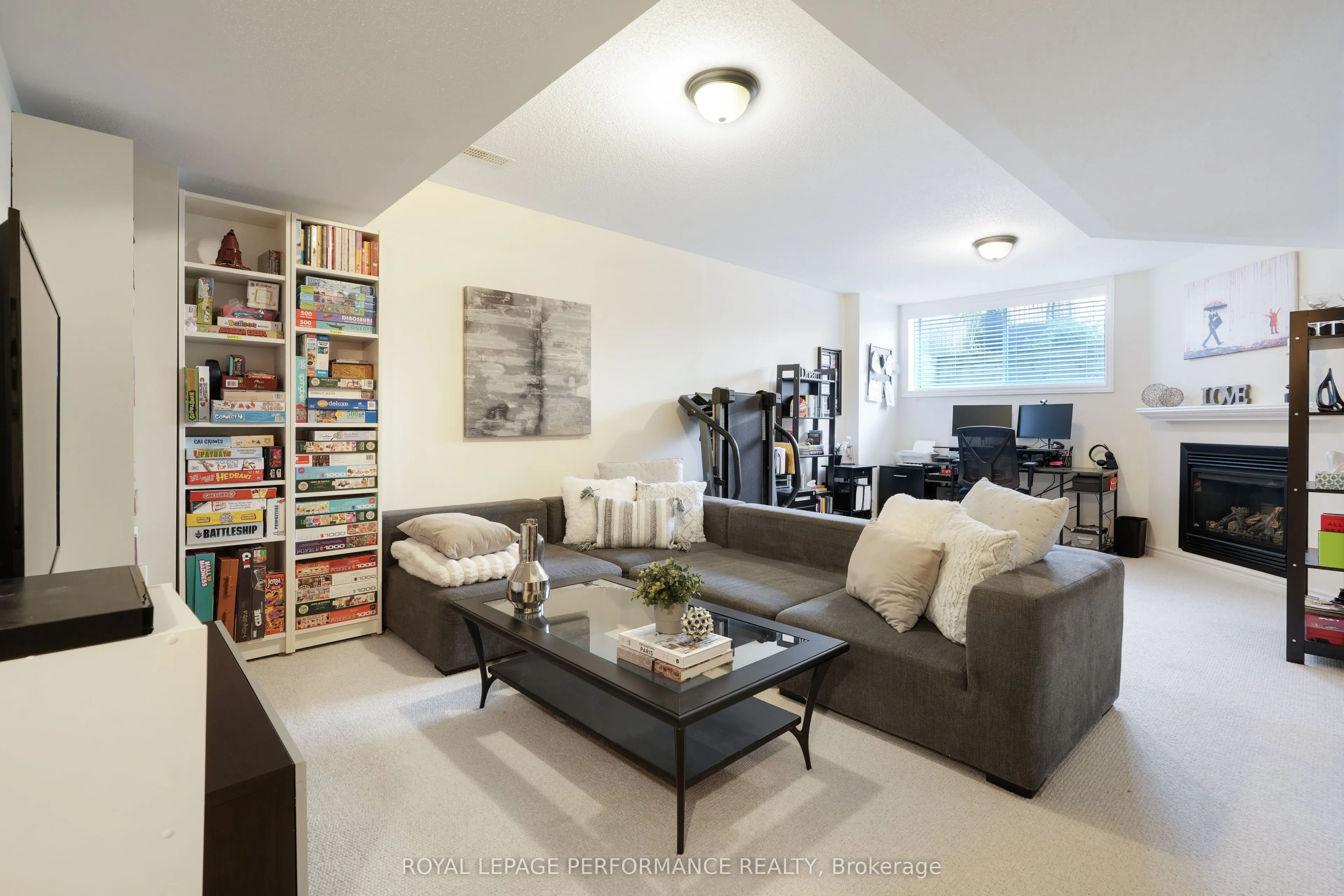 243 Silvermoon Crescent