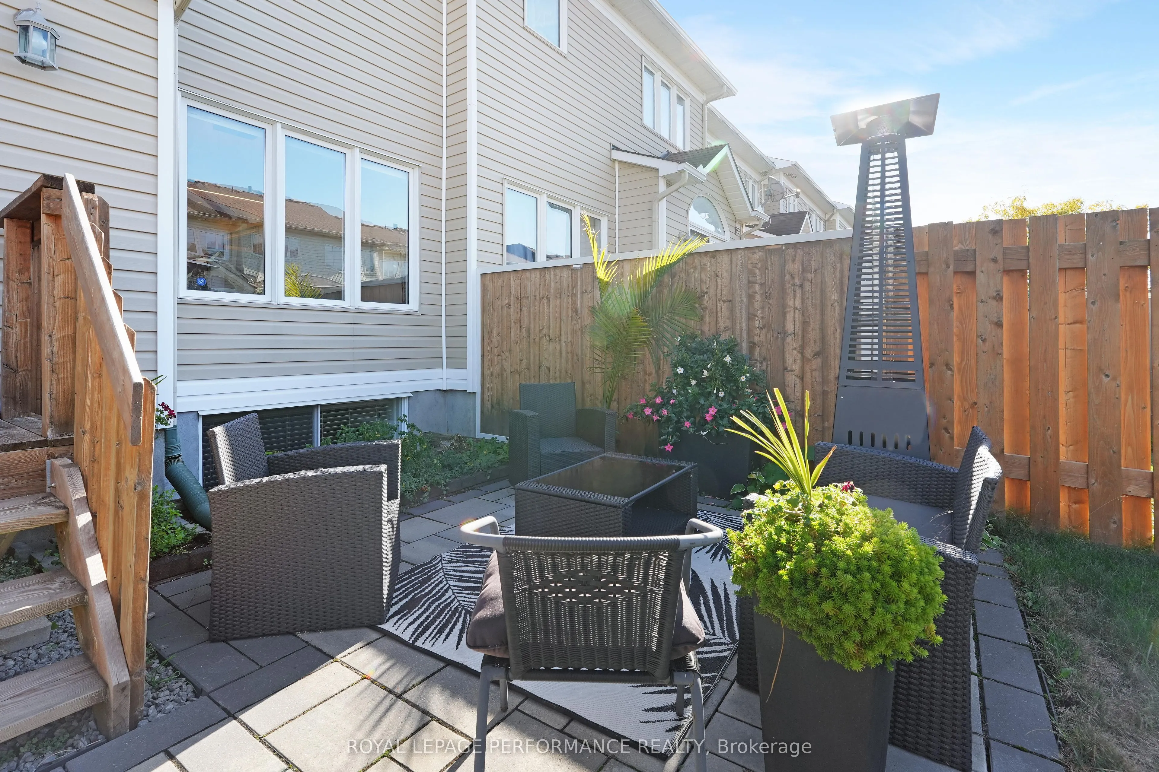 243 Silvermoon Crescent