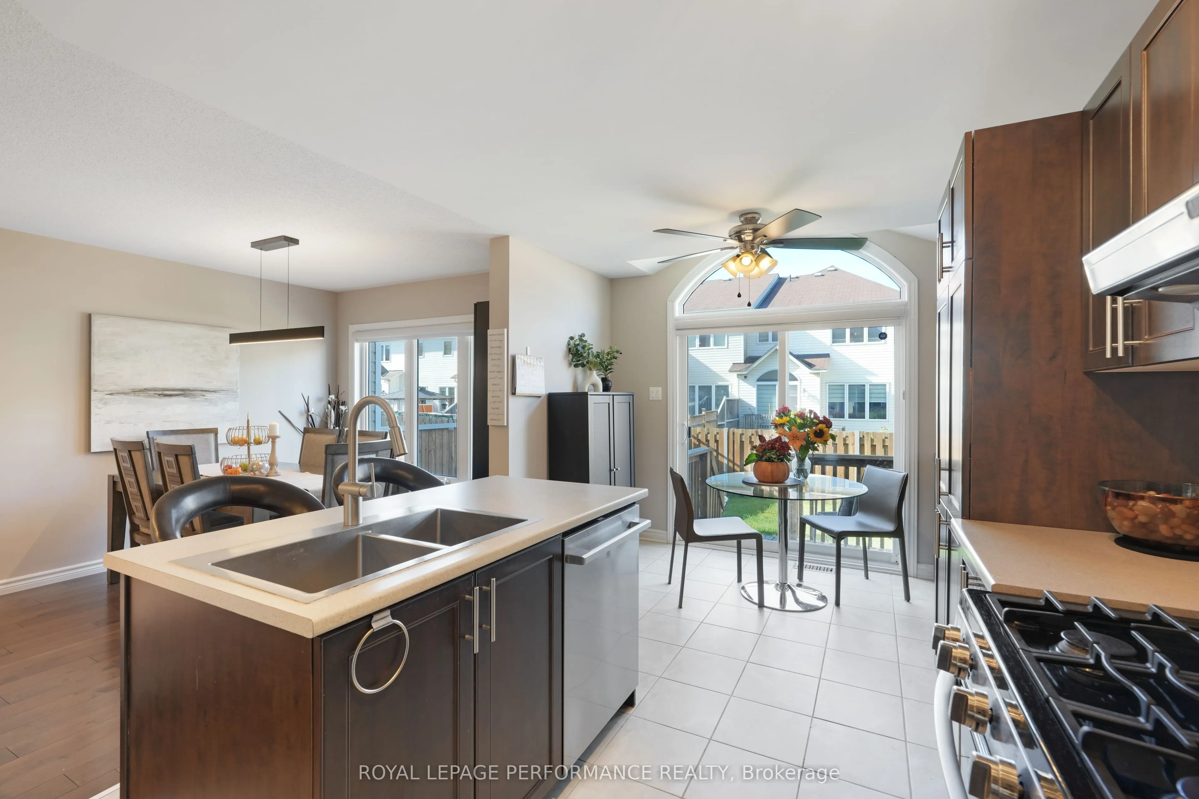 243 Silvermoon Crescent