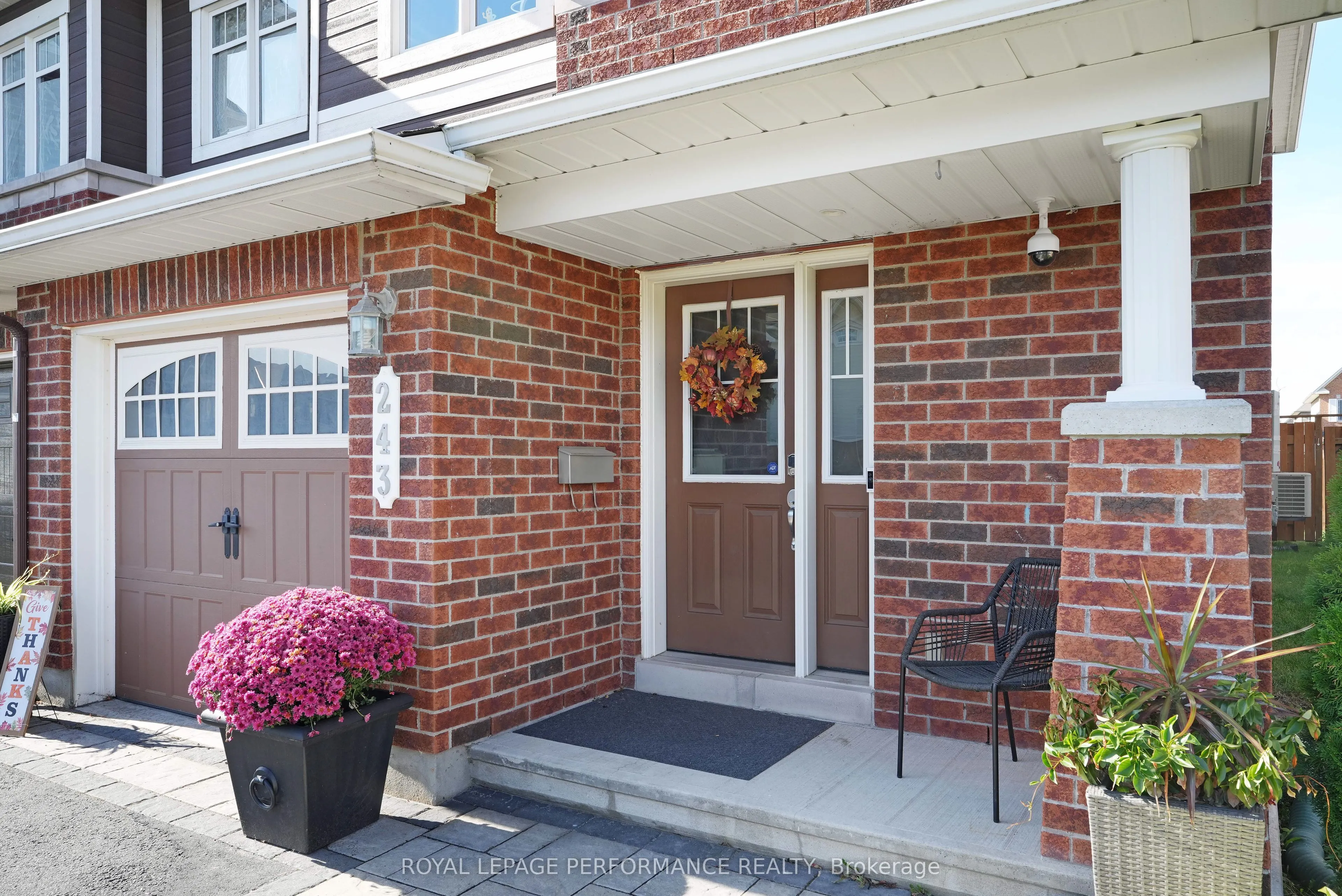 243 Silvermoon Crescent