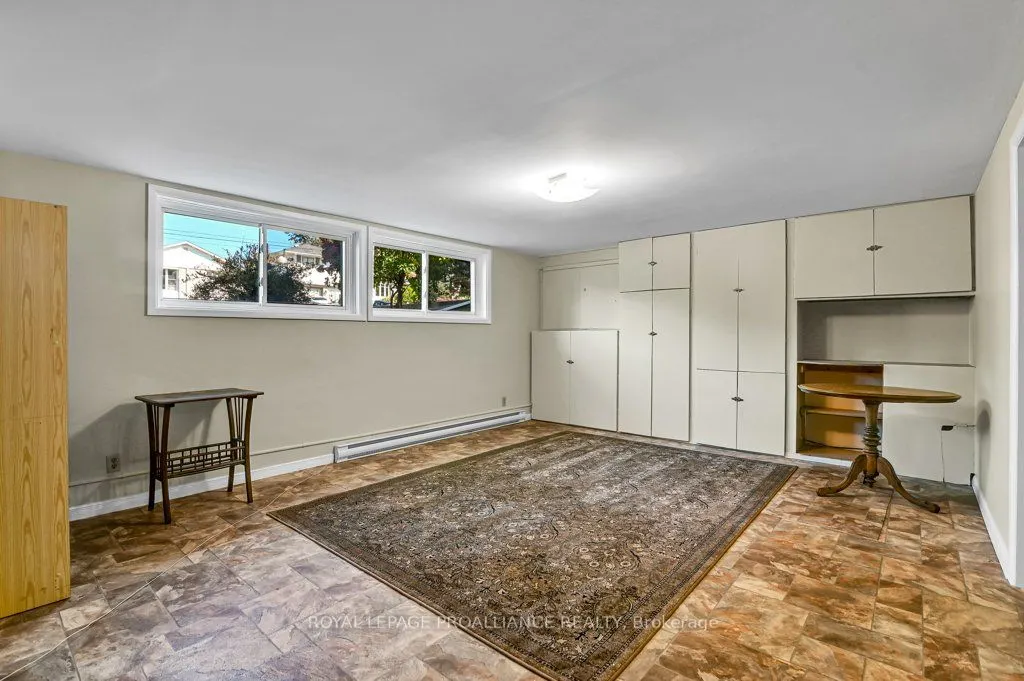 42 Davison Avenue