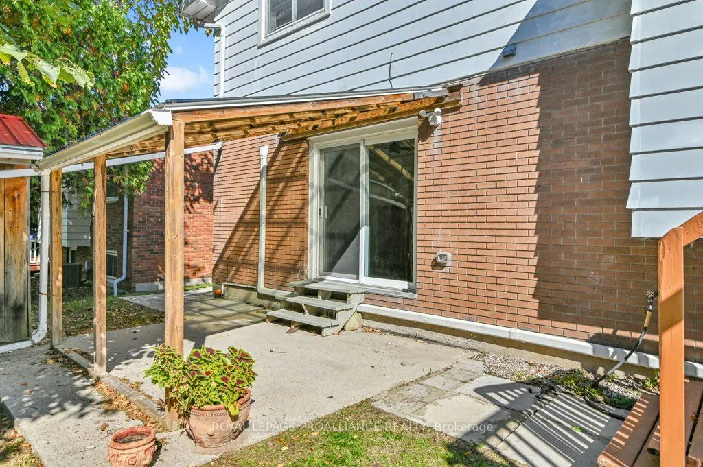 42 Davison Avenue