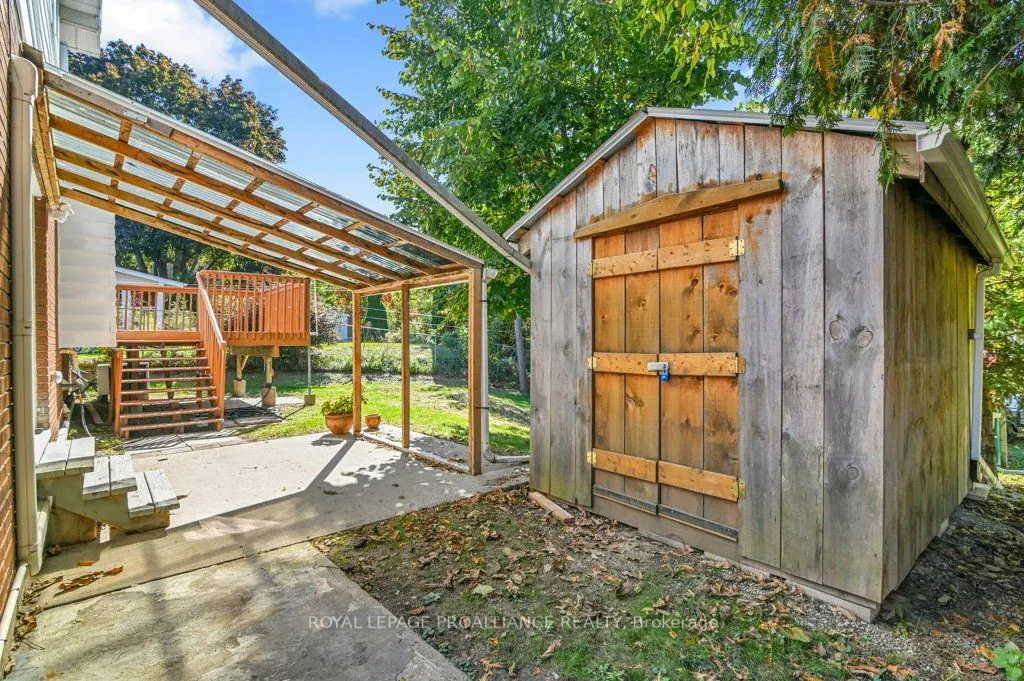 42 Davison Avenue
