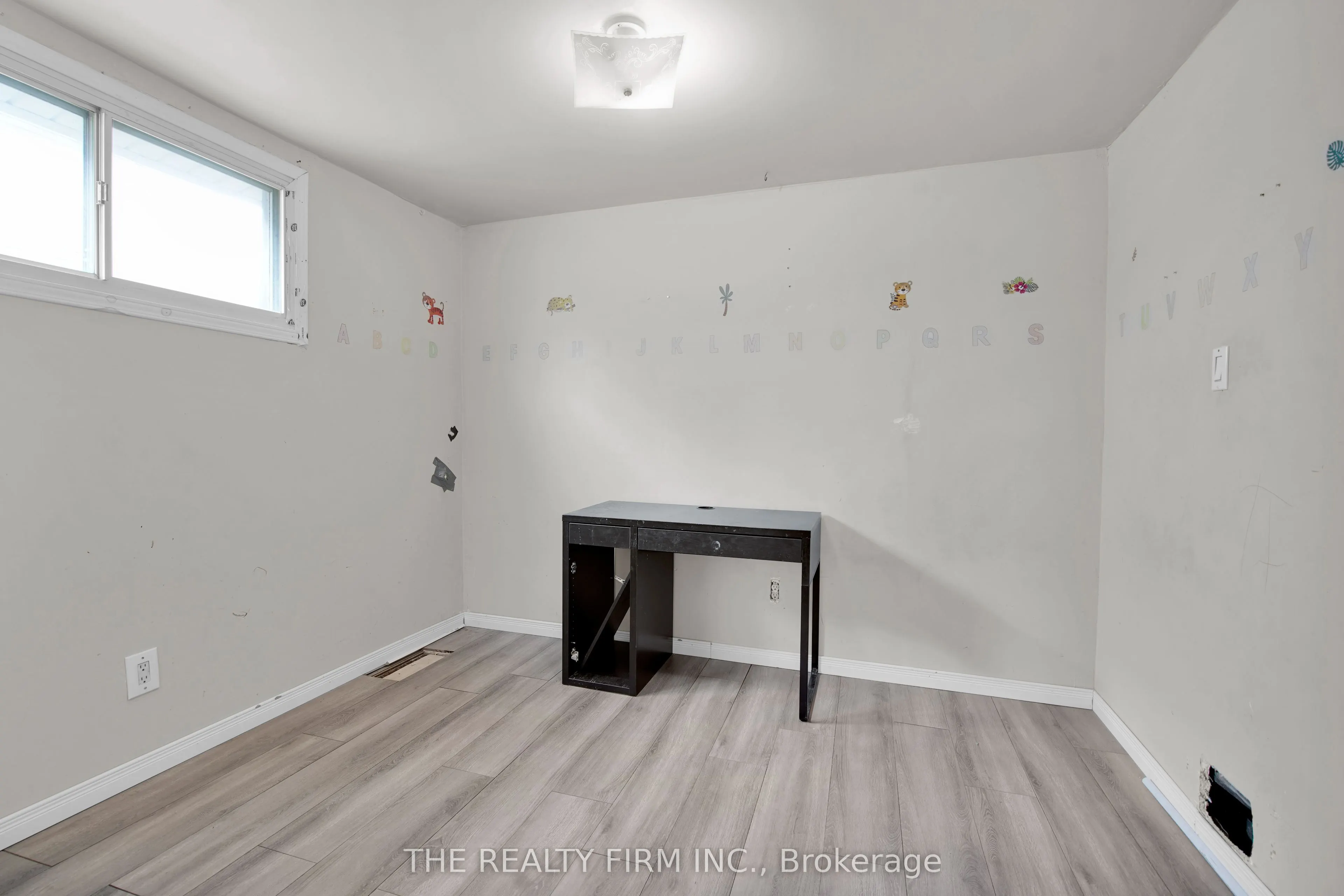524 Simcoe Street
