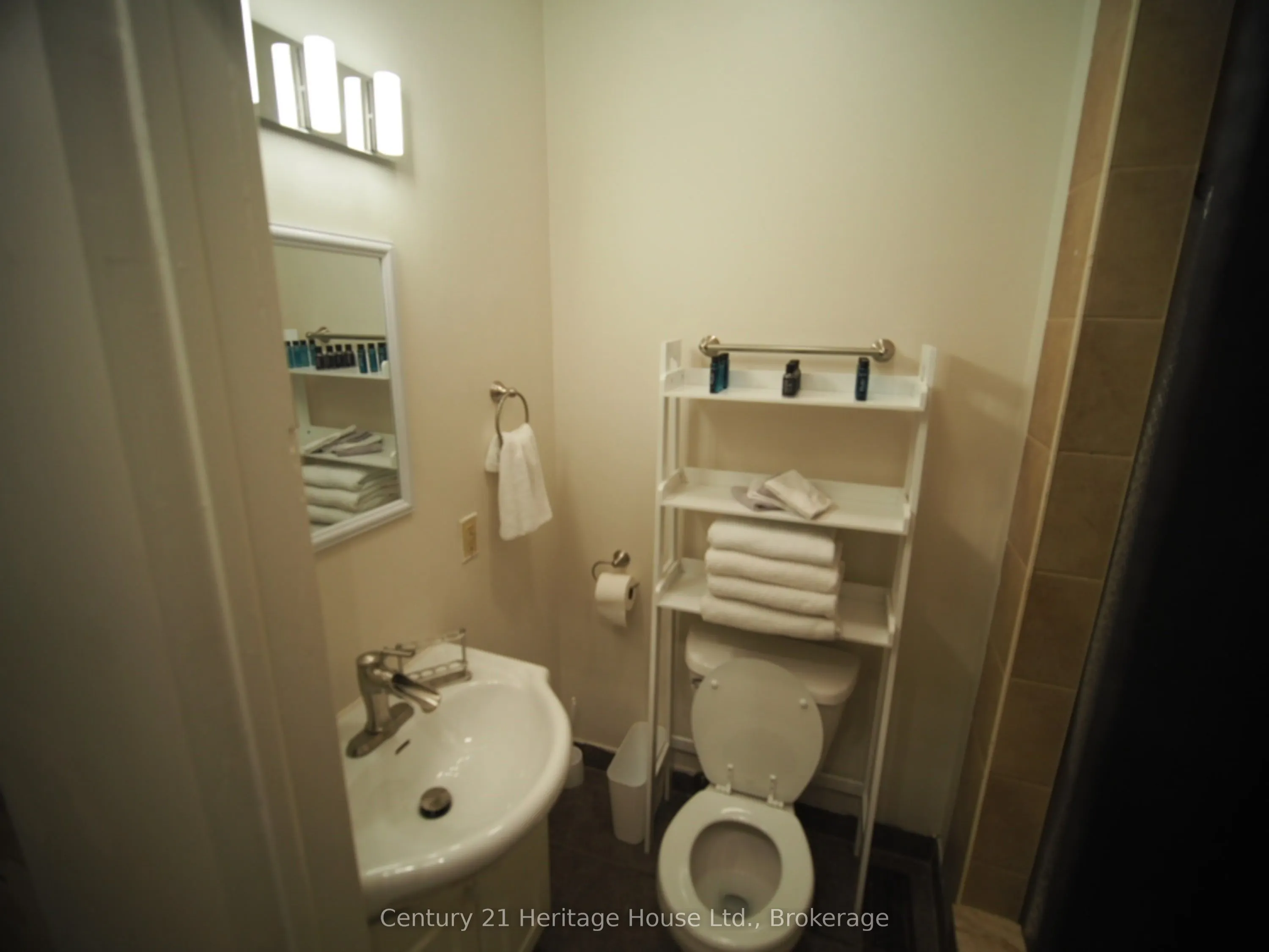 210 Wilson Street, #D