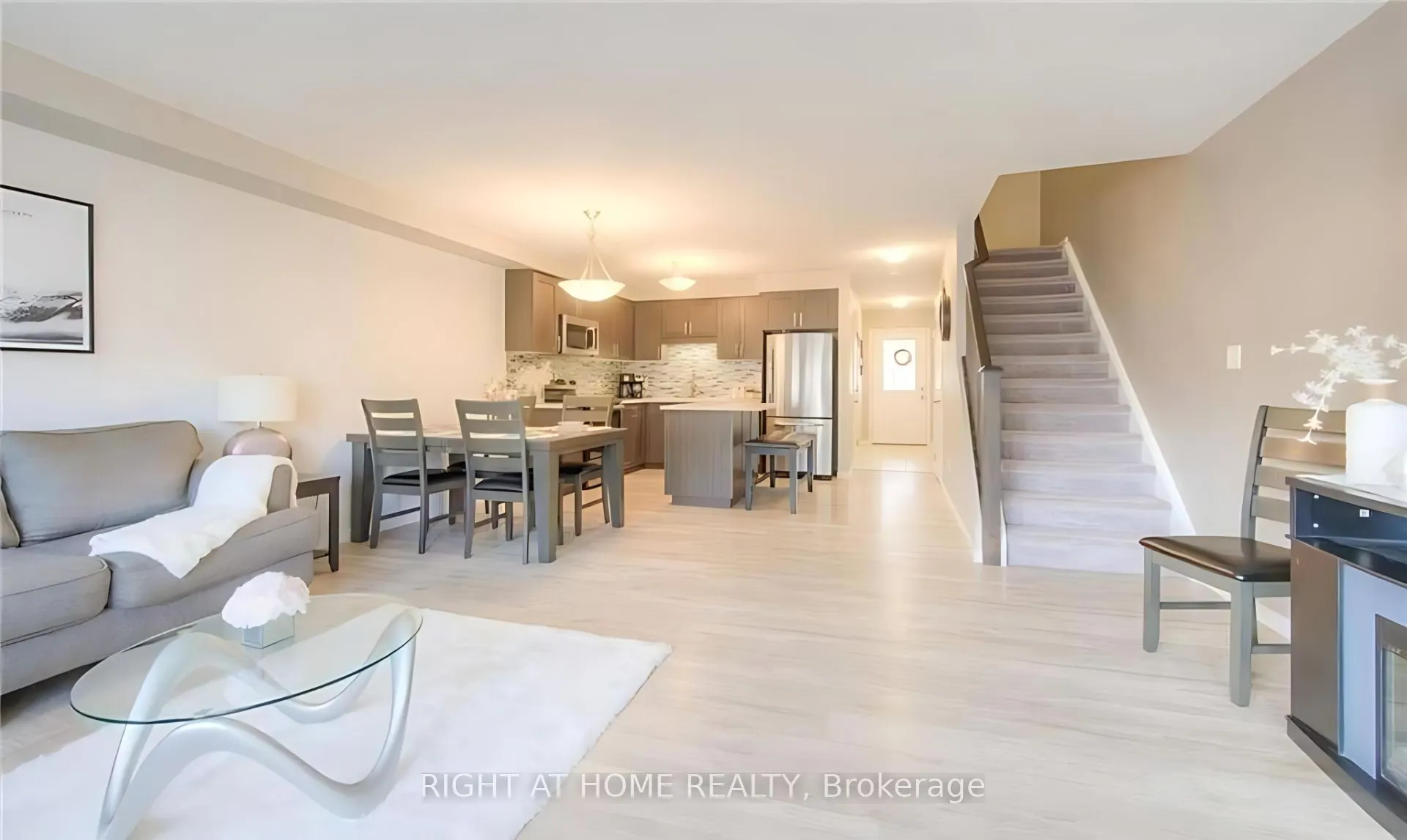 4 Meadowridge Street