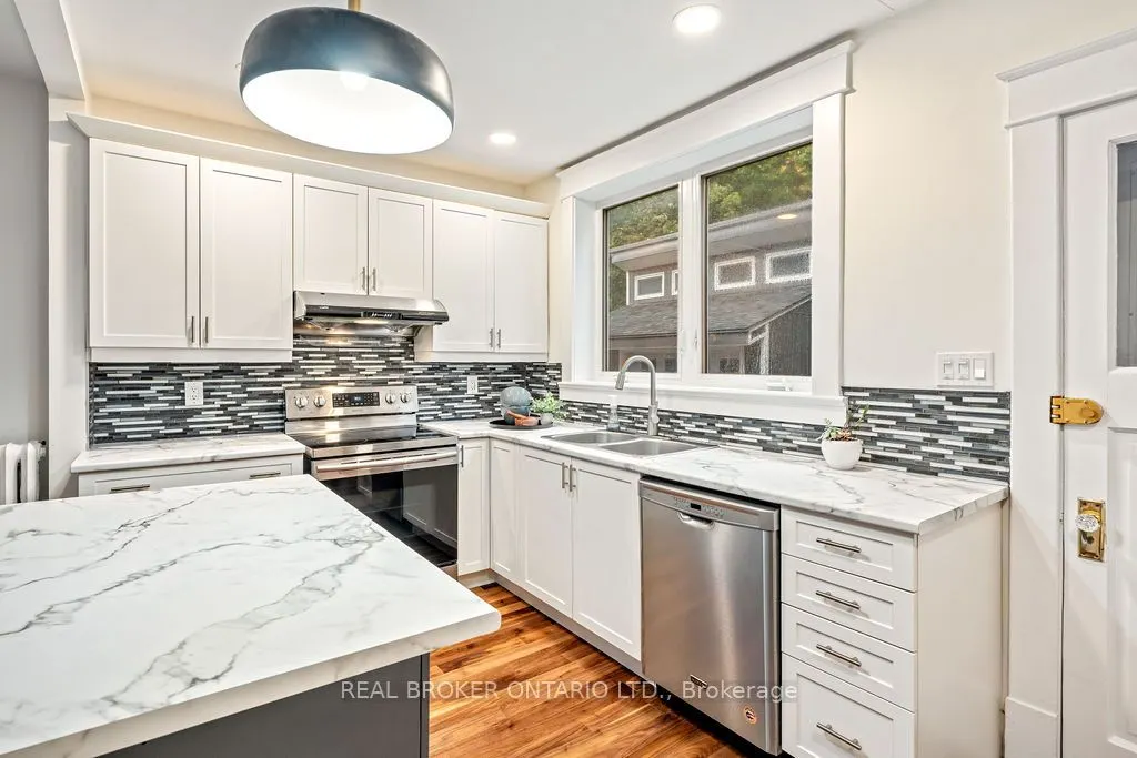 23 Lakeview Terrace
