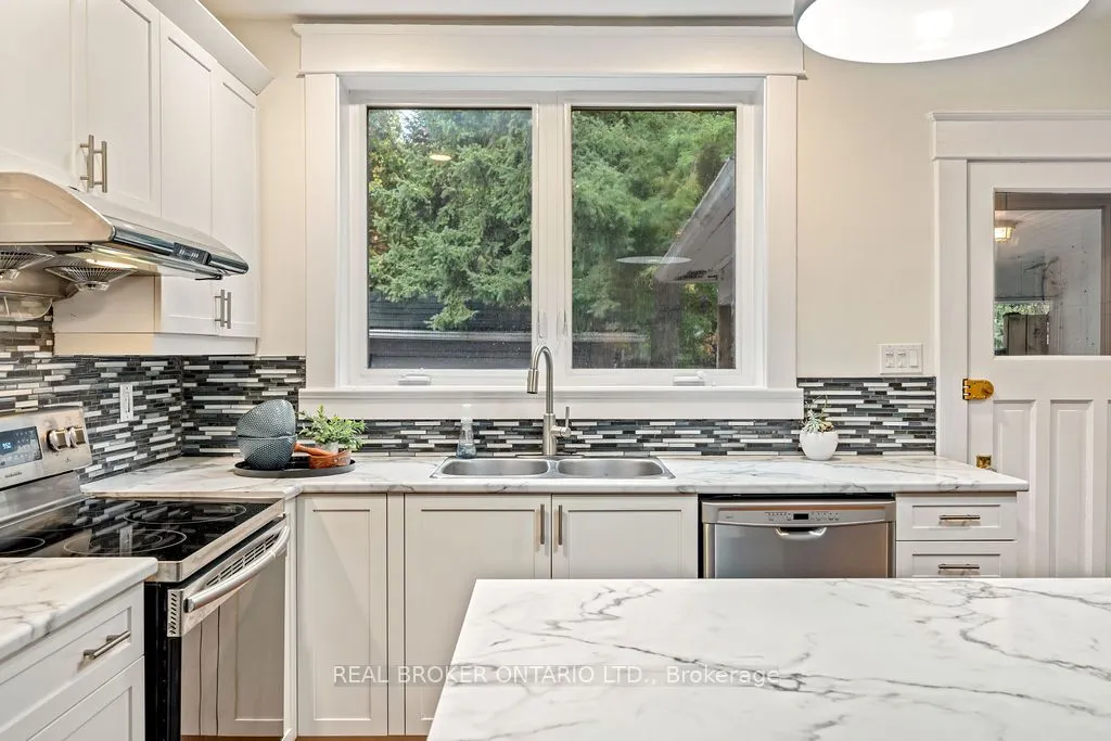 23 Lakeview Terrace