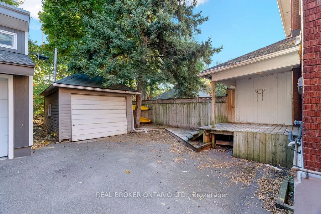 23 Lakeview Terrace