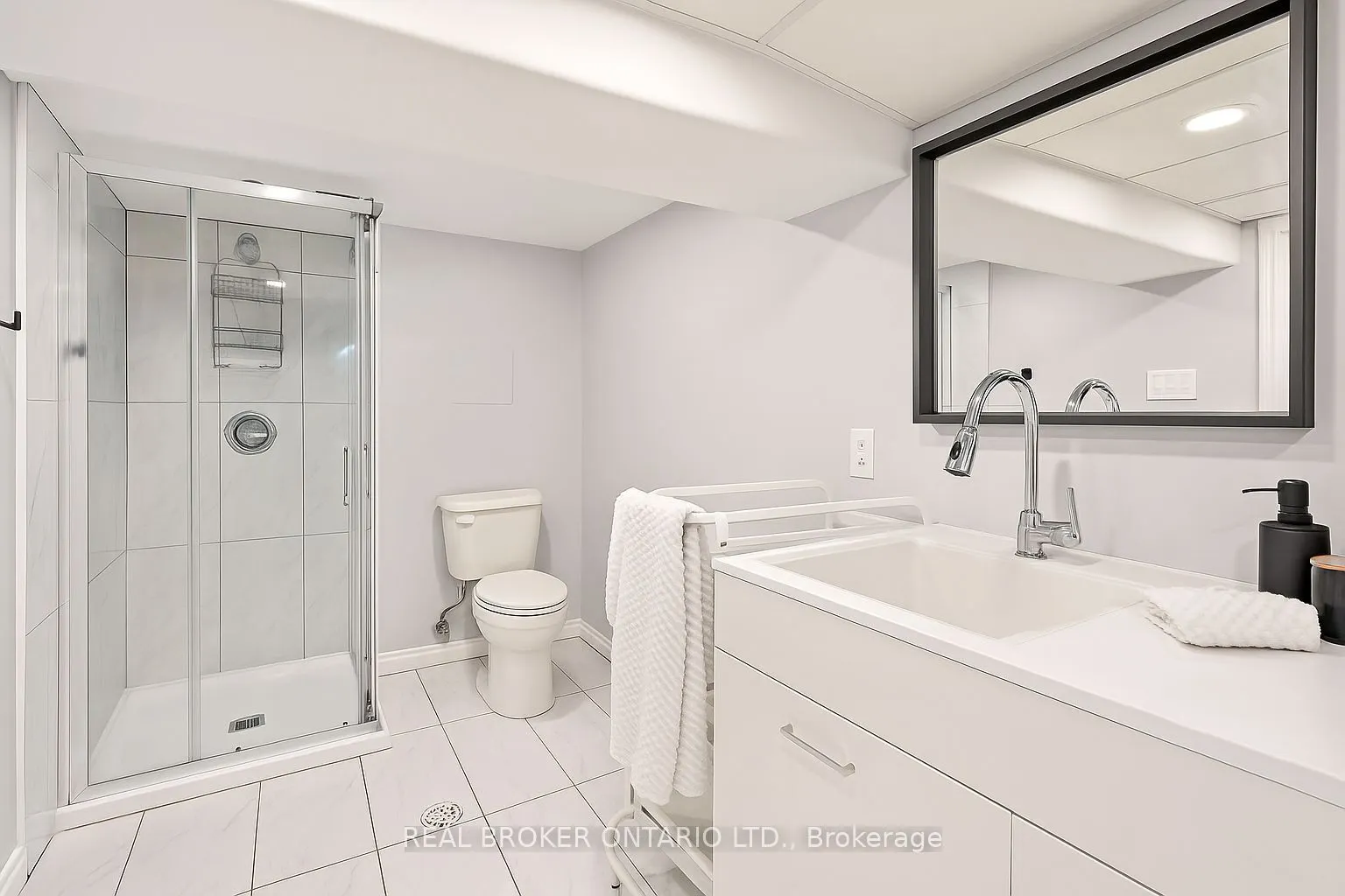 23 Lakeview Terrace