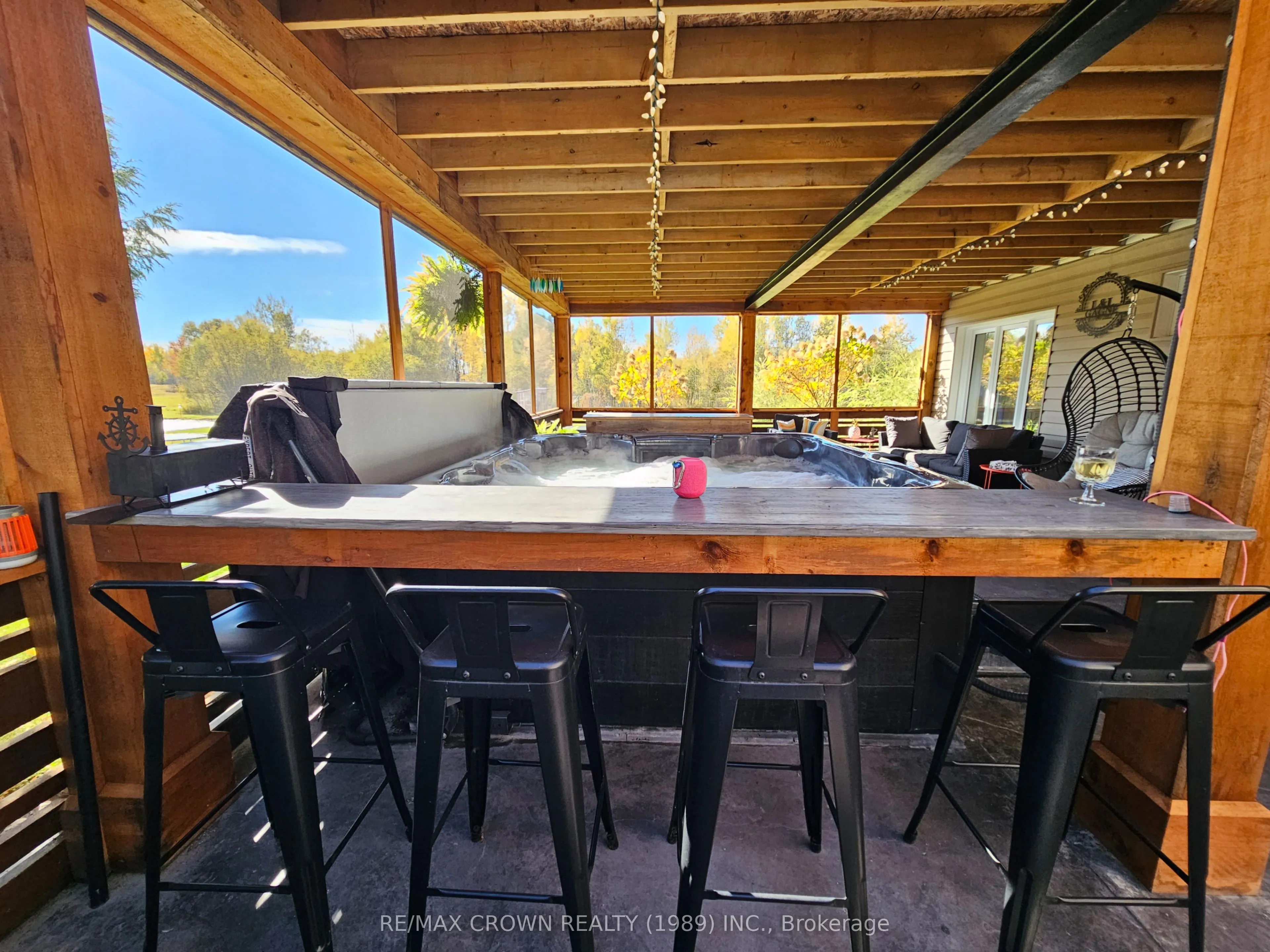 887 River Road