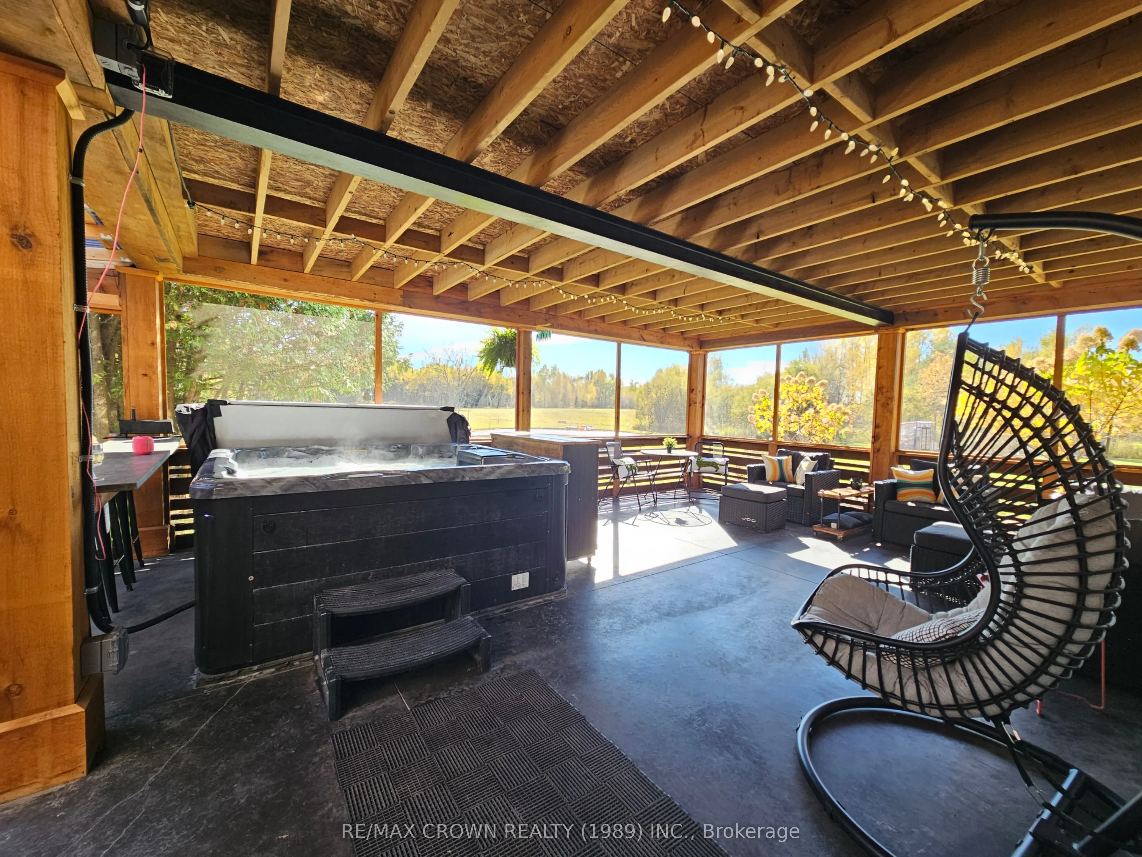 887 River Road