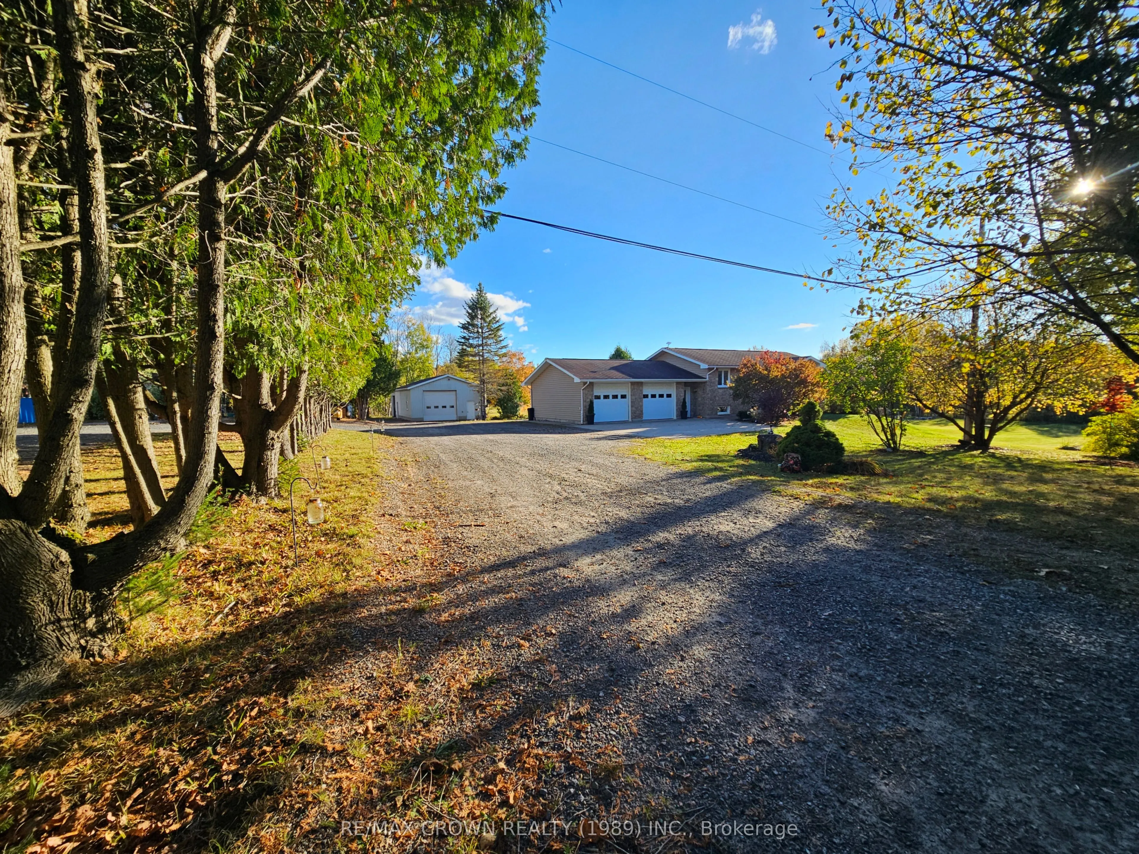 887 River Road