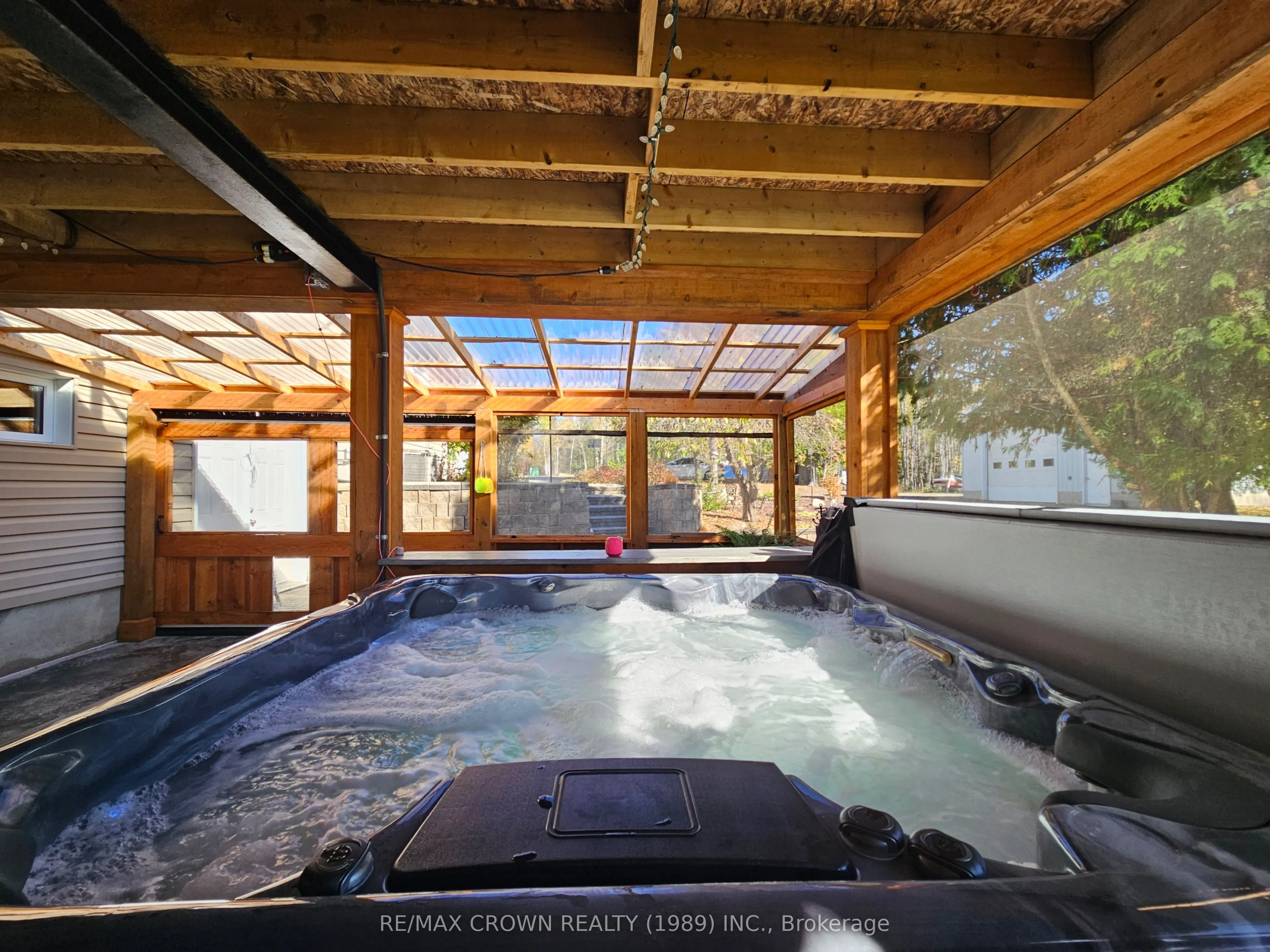887 River Road
